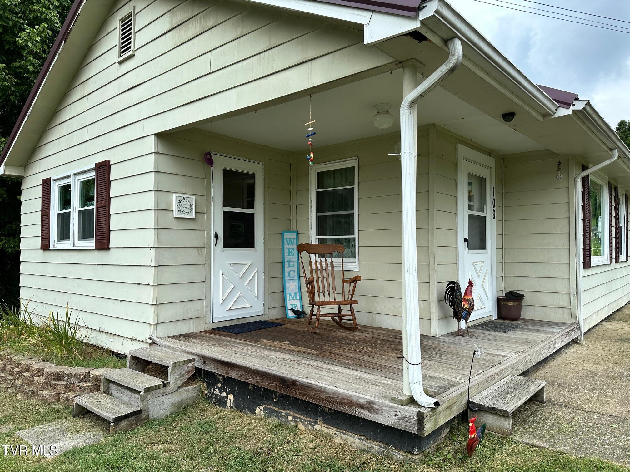 109 Chestnut Street Property Photo 2