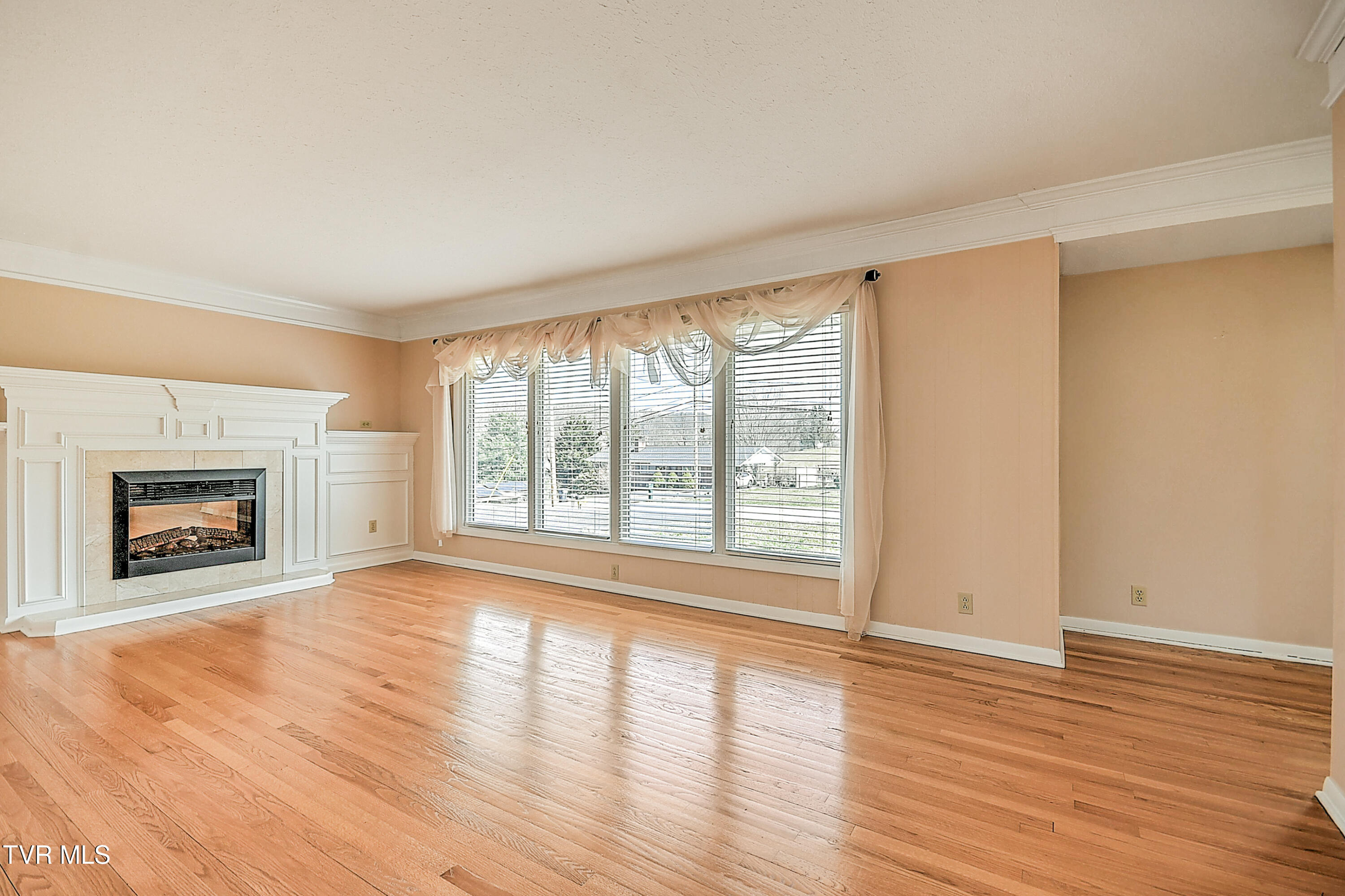 5912 Cochise Trail Property Photo 5