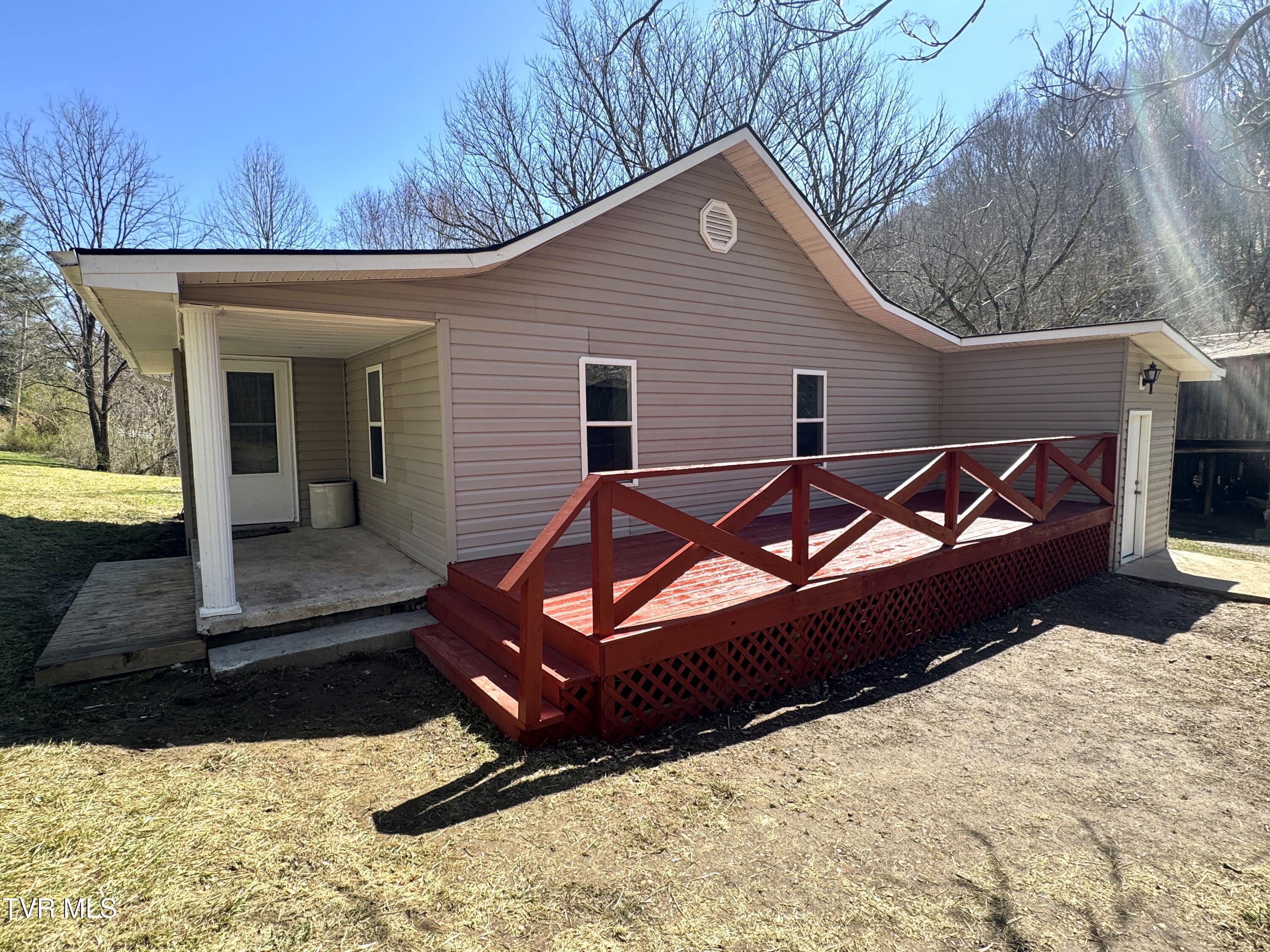 1297 Dry Creek Road Property Photo 3