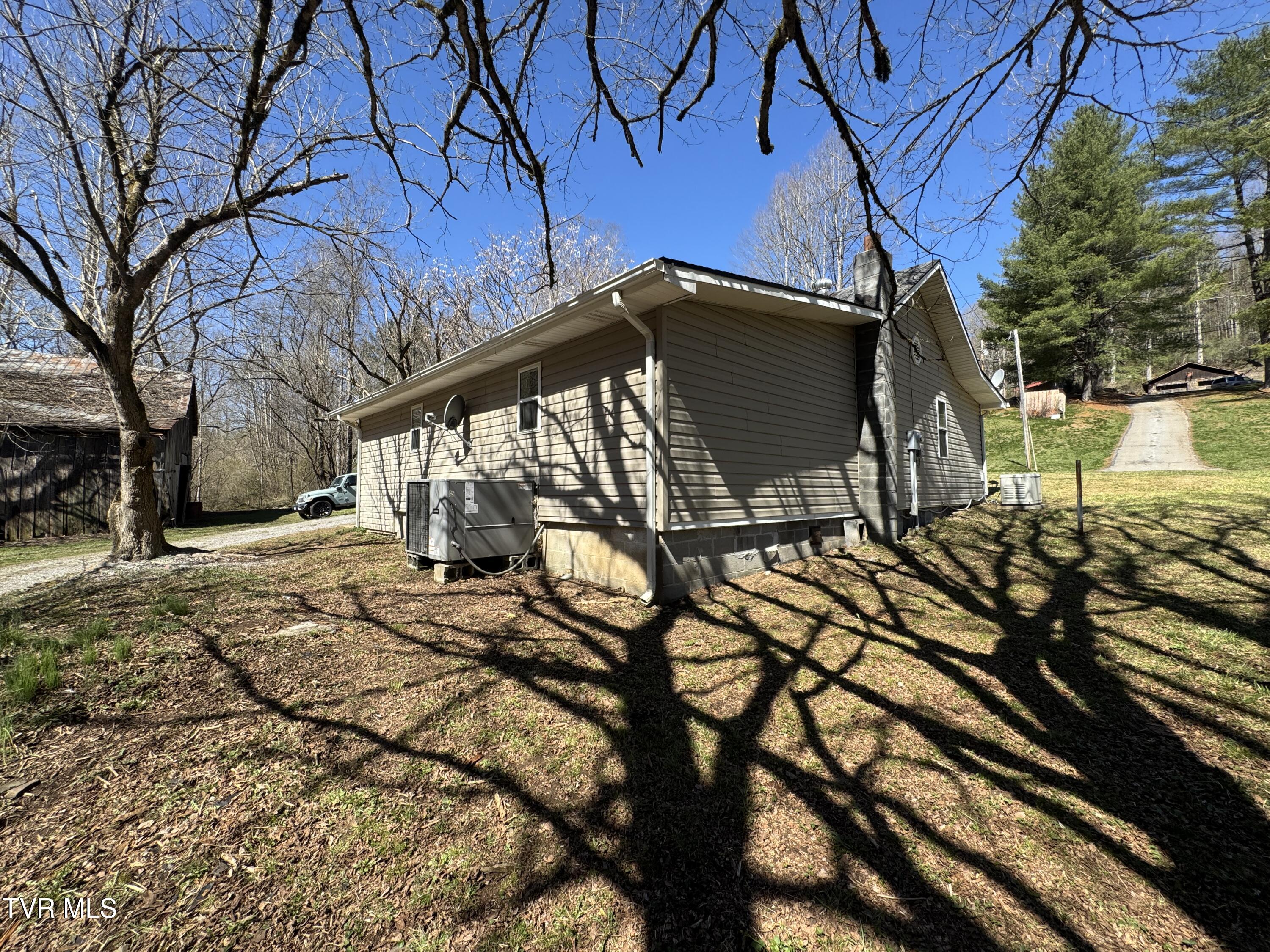 1297 Dry Creek Road Property Photo 6