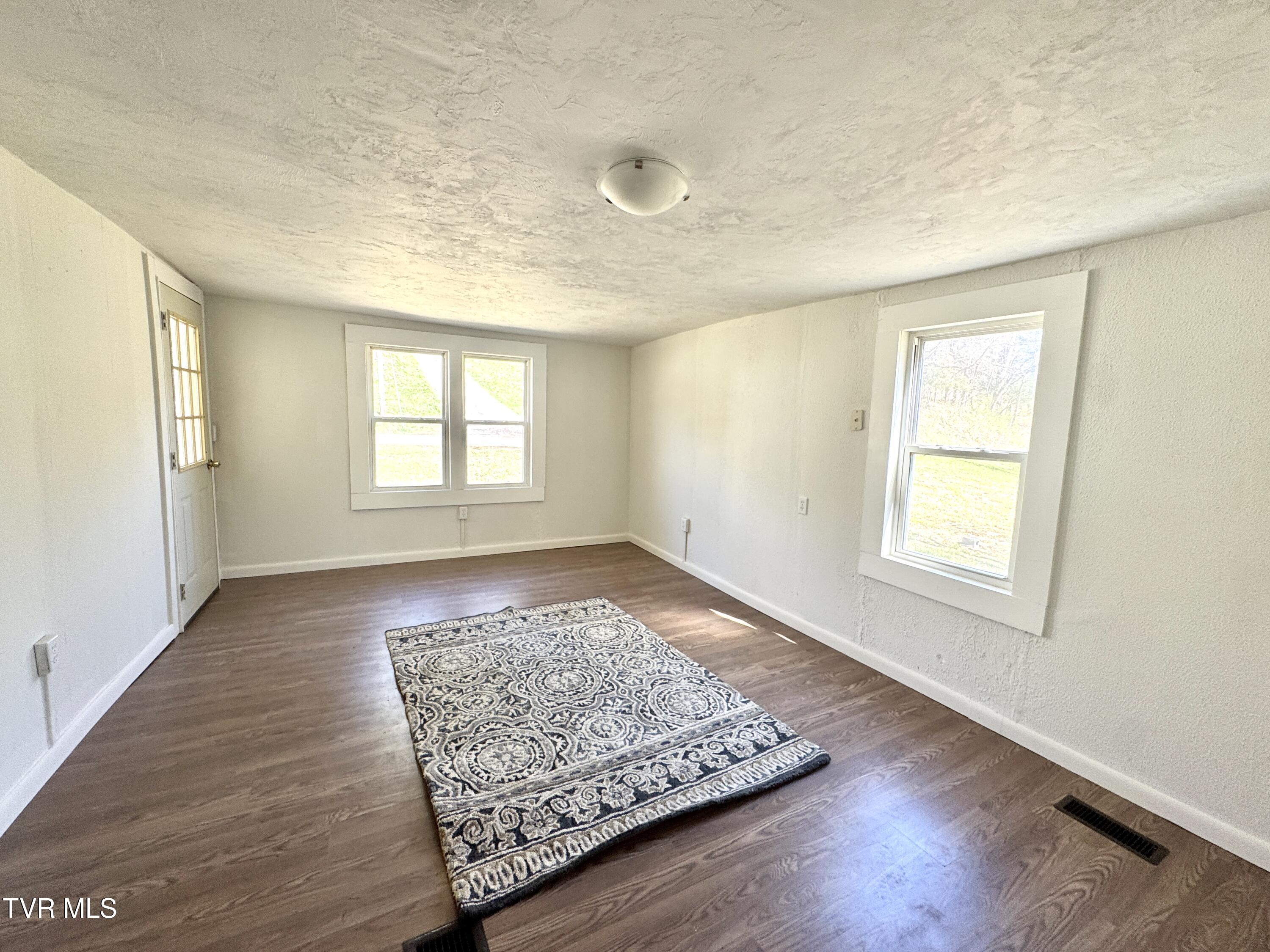 1297 Dry Creek Road Property Photo 11