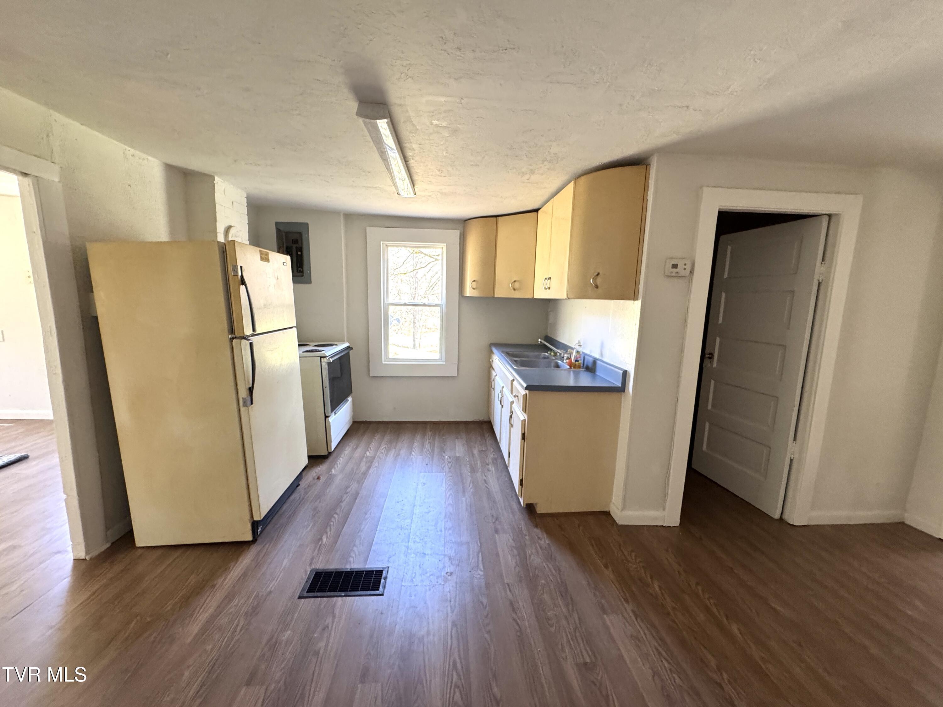 1297 Dry Creek Road Property Photo 14