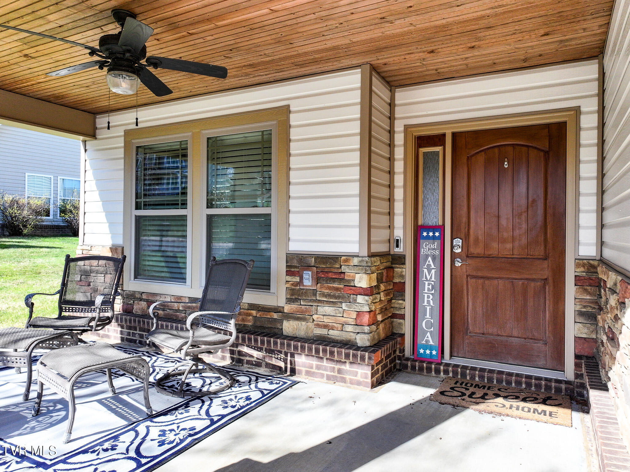 2608 Bridgeforth Crossing Property Photo 3