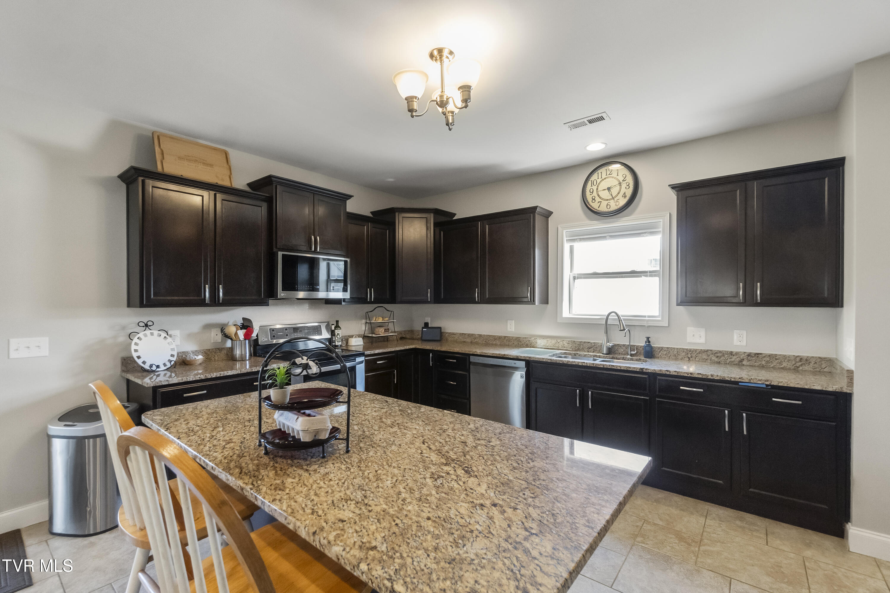 2608 Bridgeforth Crossing Property Photo 17