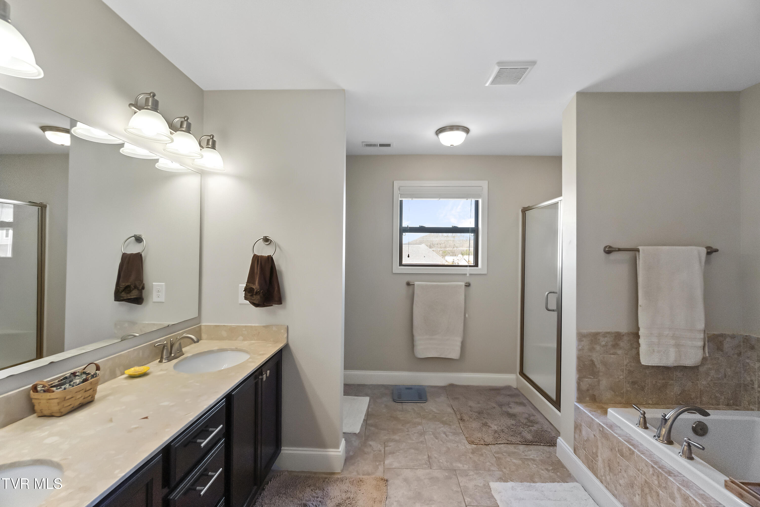 2608 Bridgeforth Crossing Property Photo 32