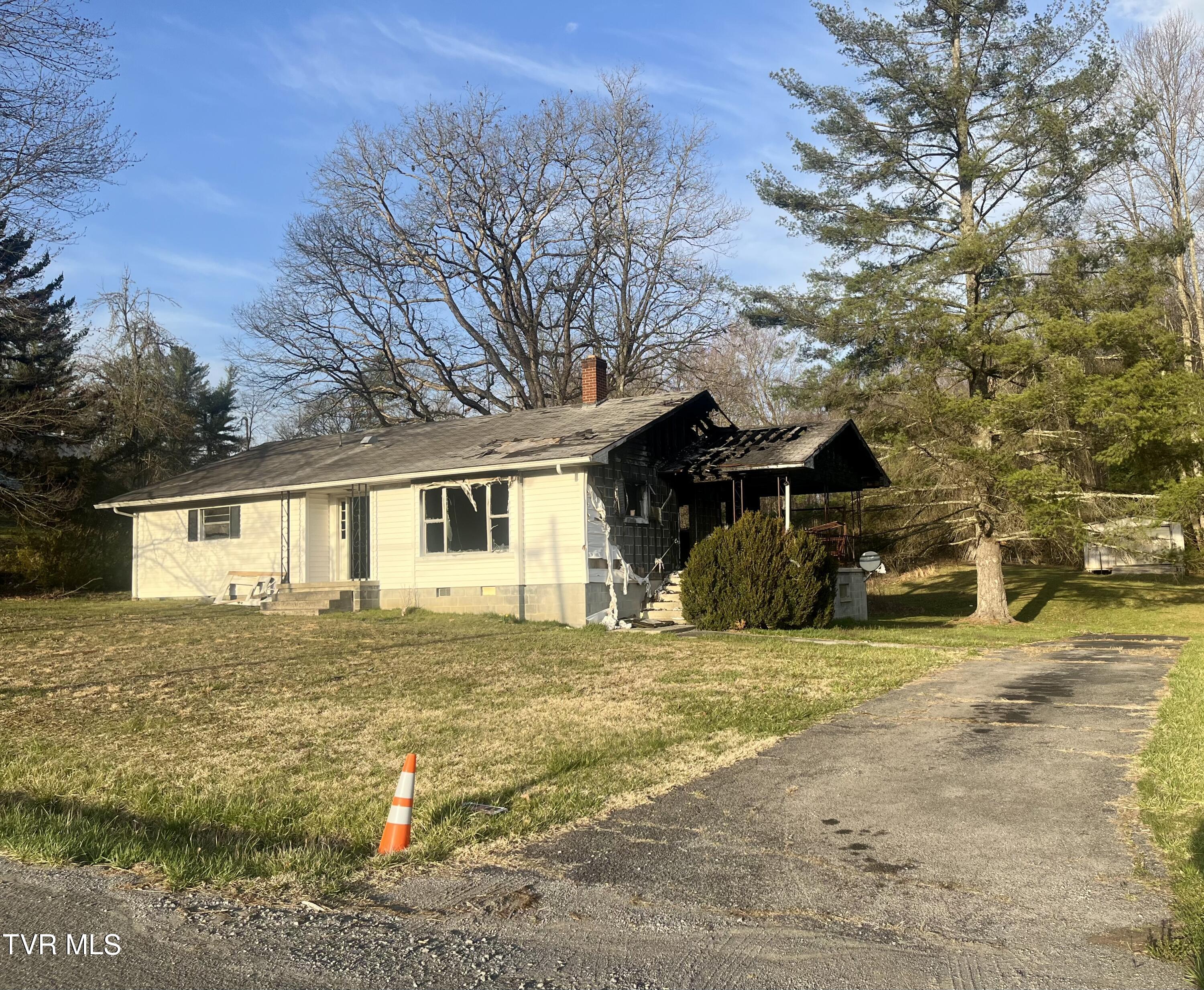 4214 Kiser Road Property Photo 2