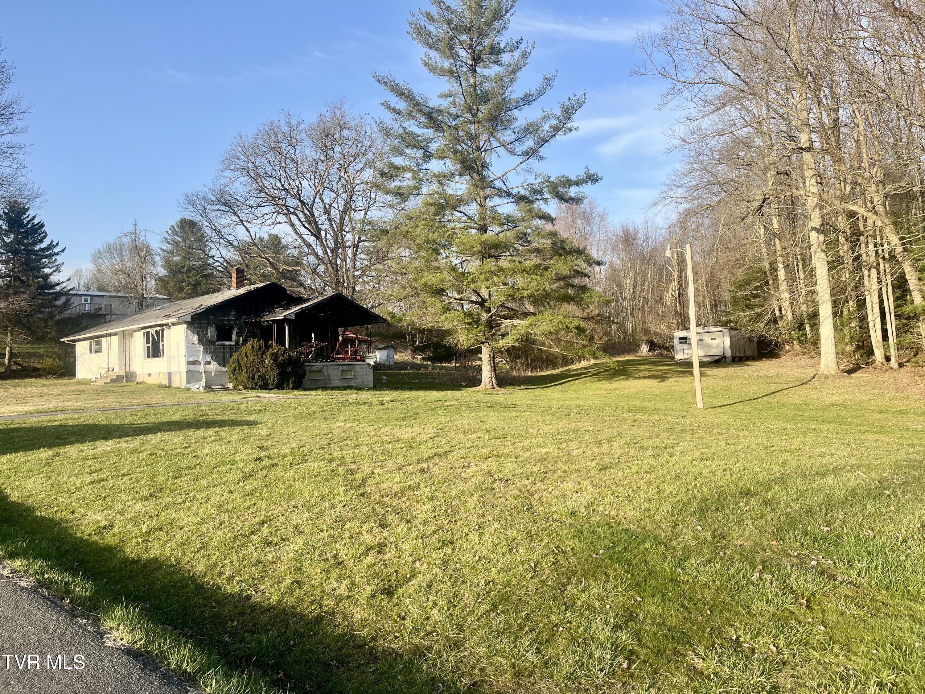 4214 Kiser Road Property Photo 4