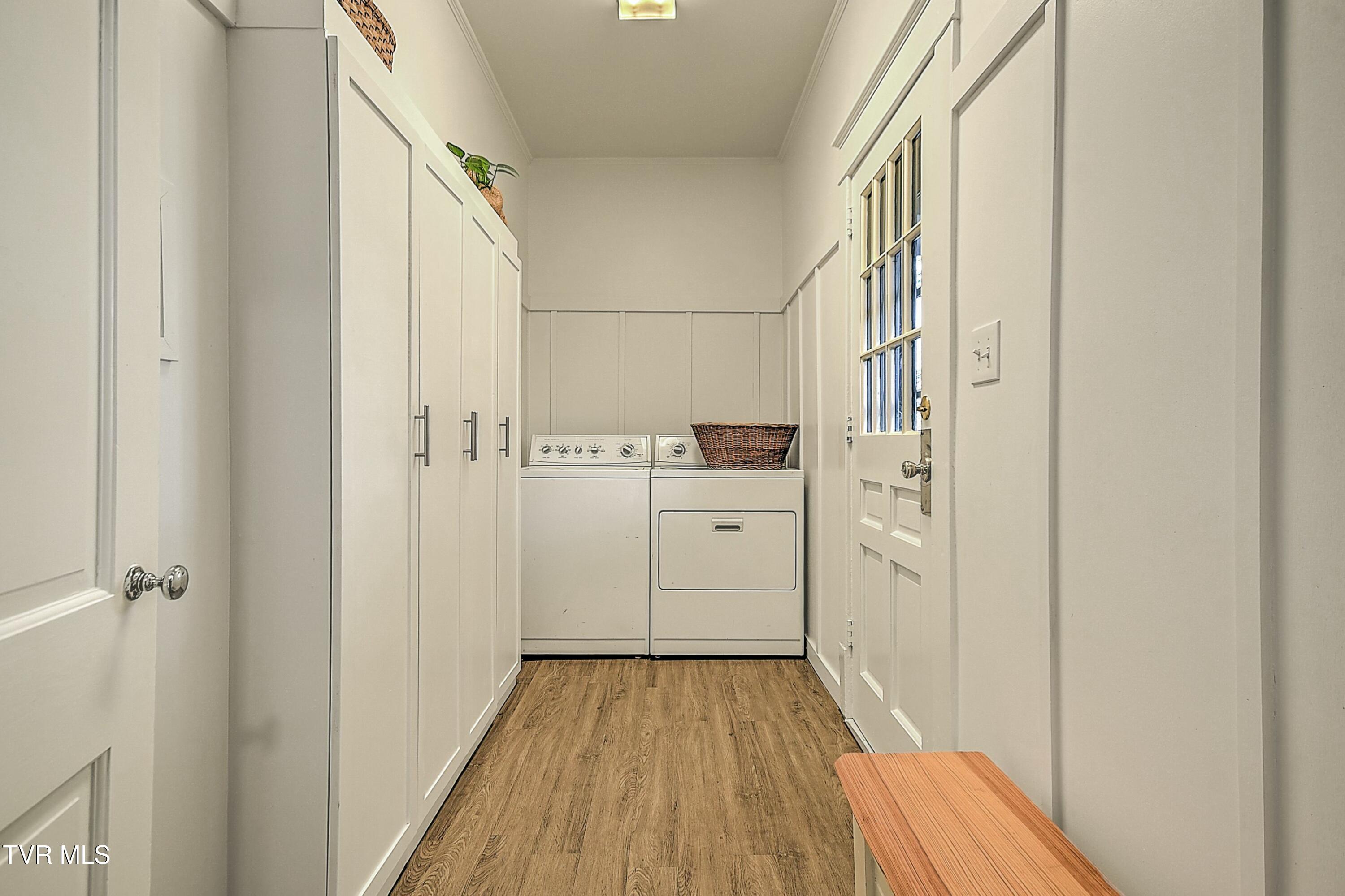 1907 East Oakland Avenue Property Photo 25