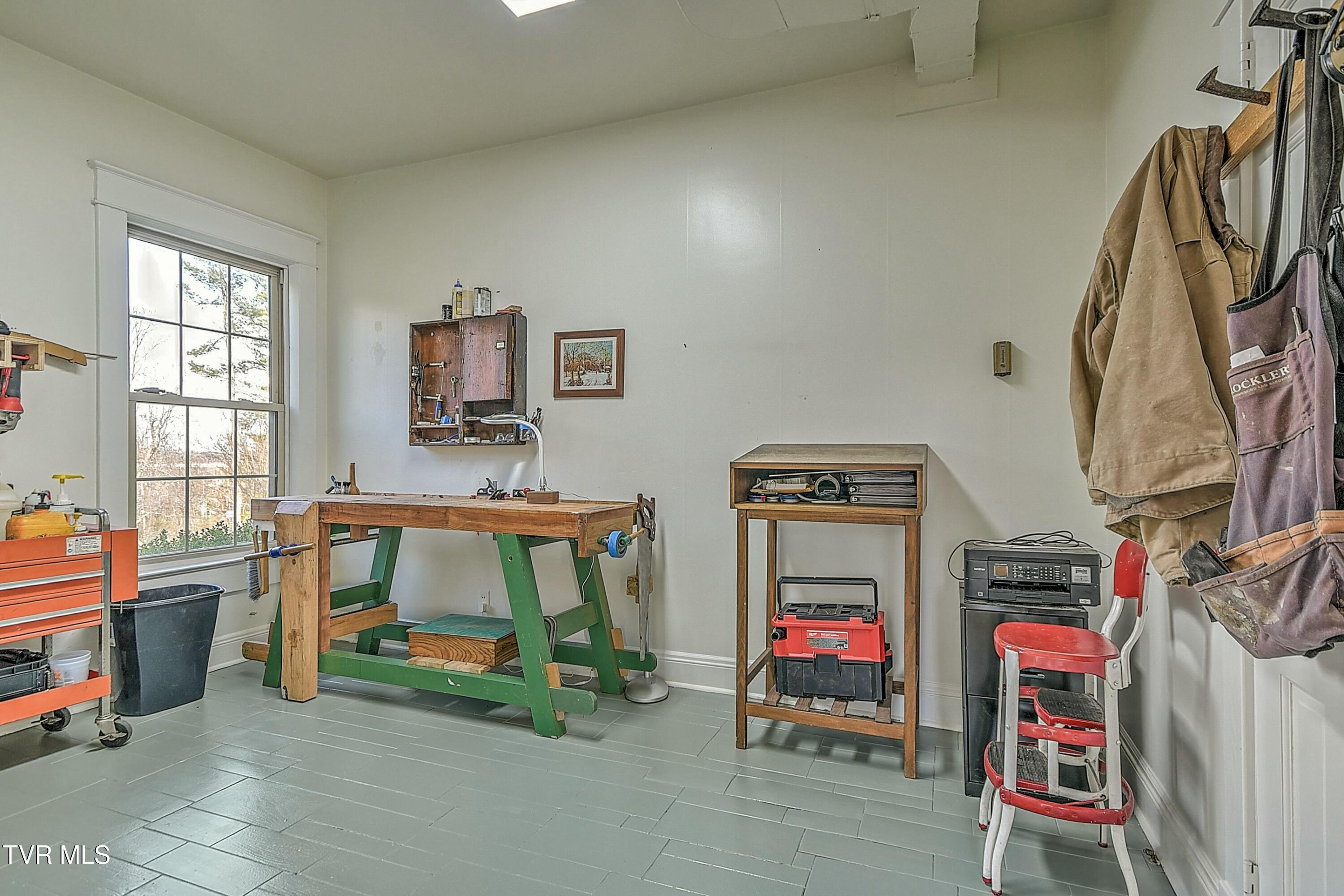 1907 East Oakland Avenue Property Photo 27