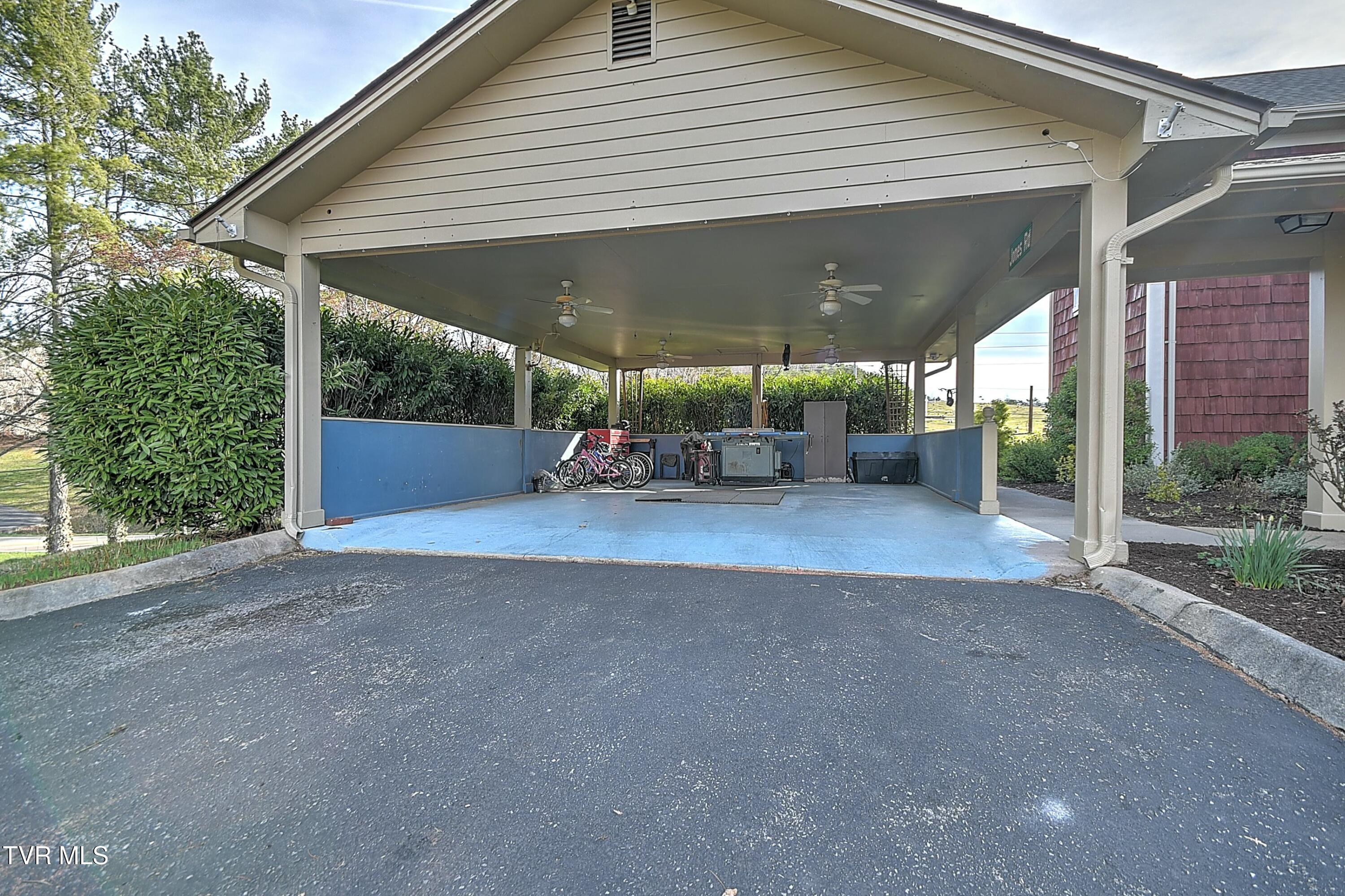 1907 East Oakland Avenue Property Photo 46