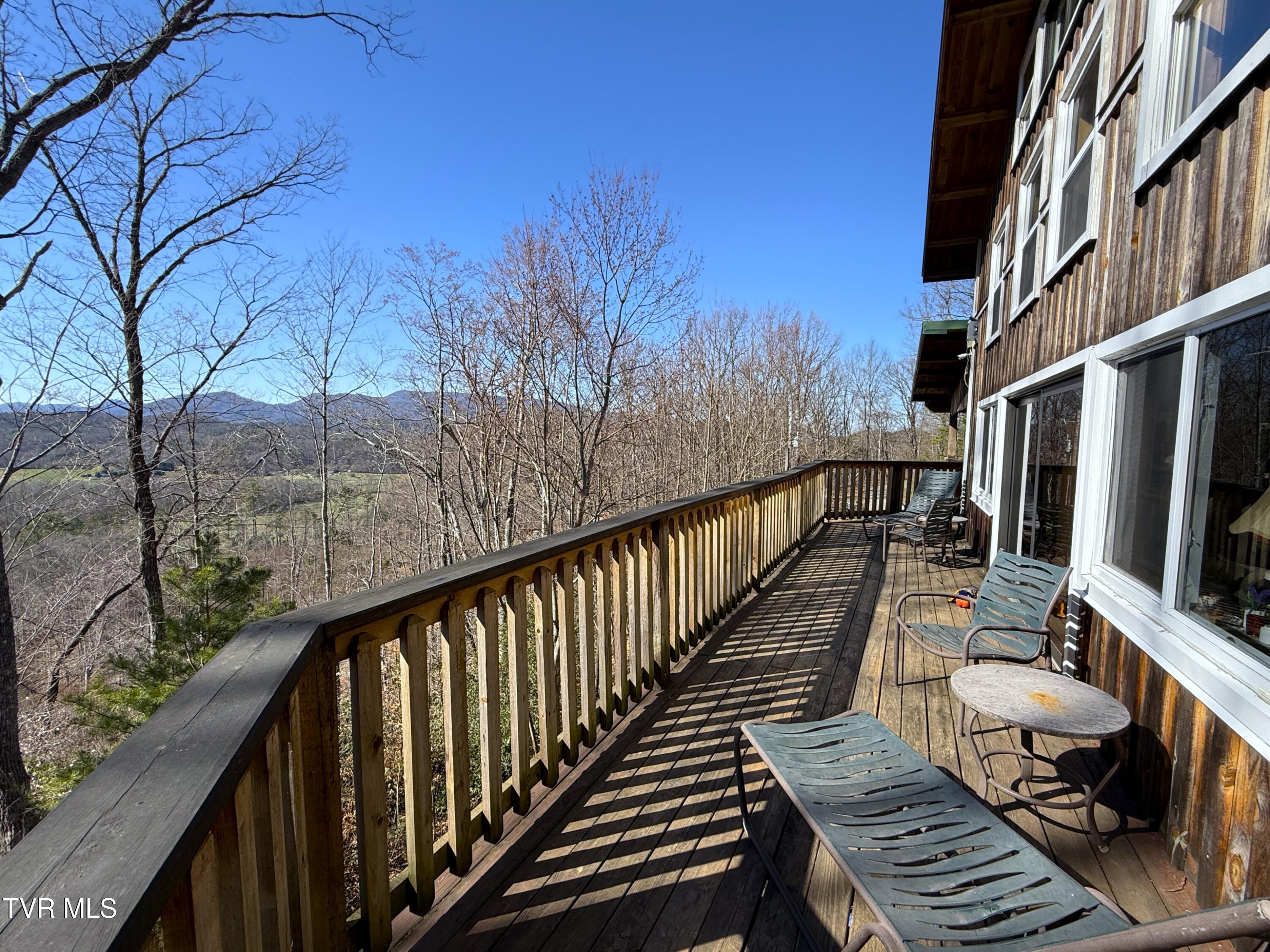 180 North Grand Country Drive Property Photo 2