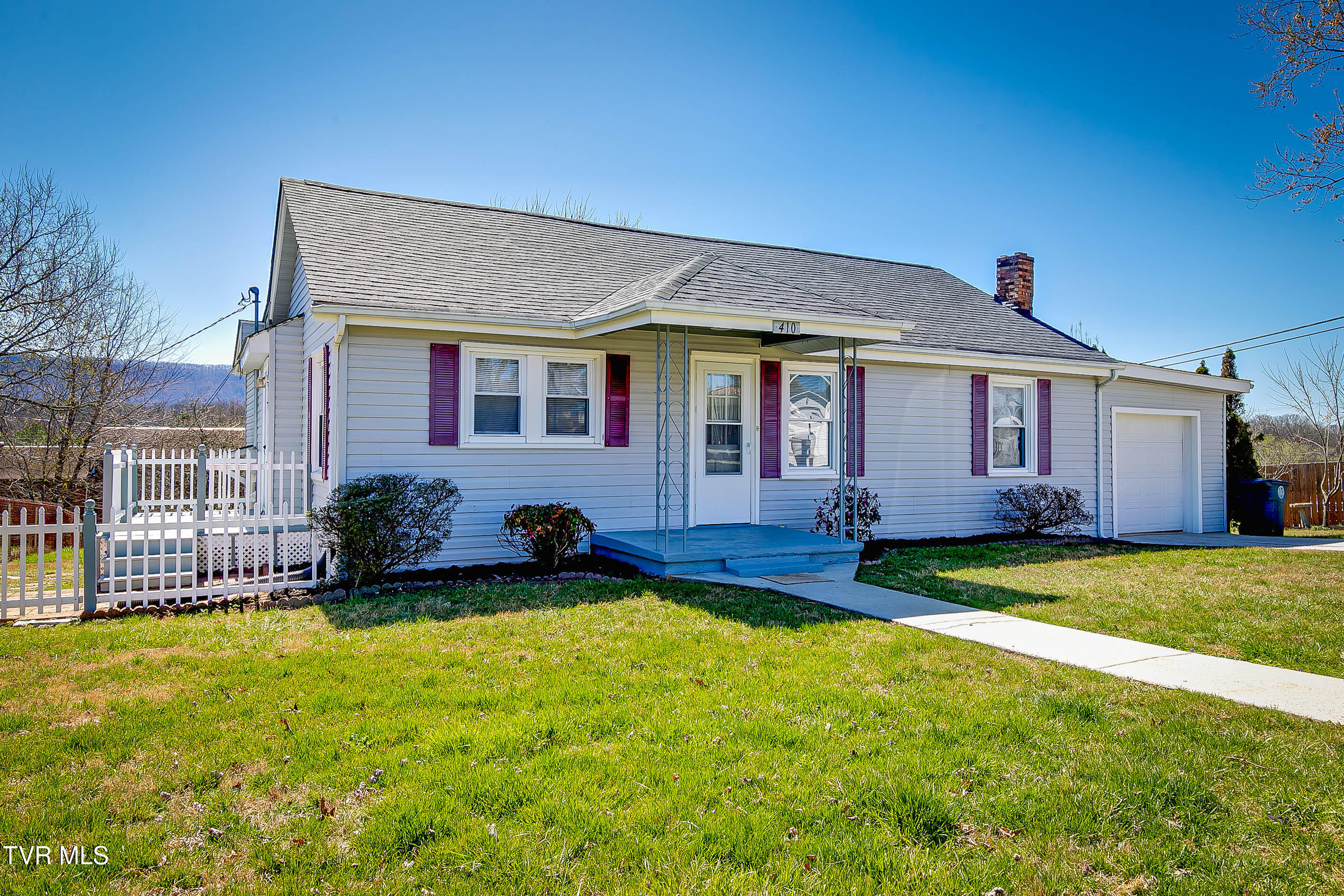 410 Bay Street Property Photo 1