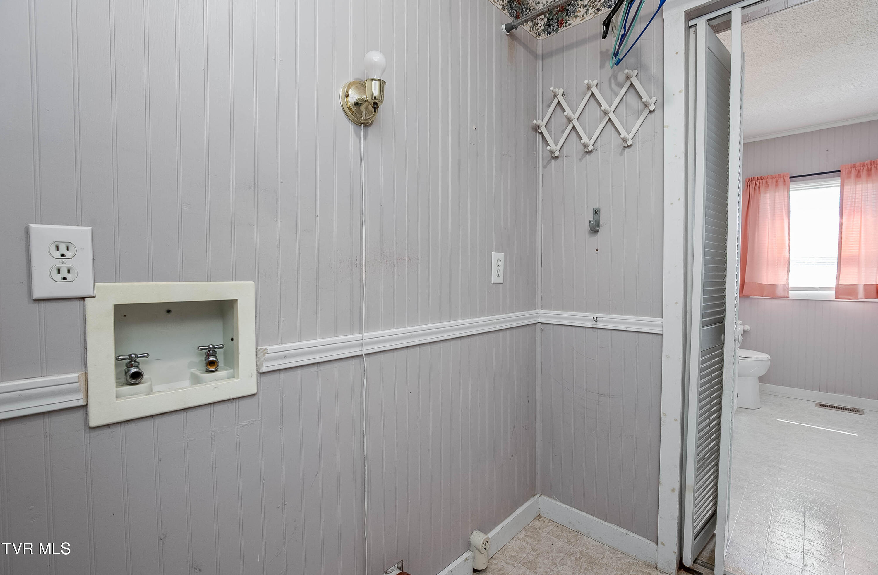 410 Bay Street Property Photo 11