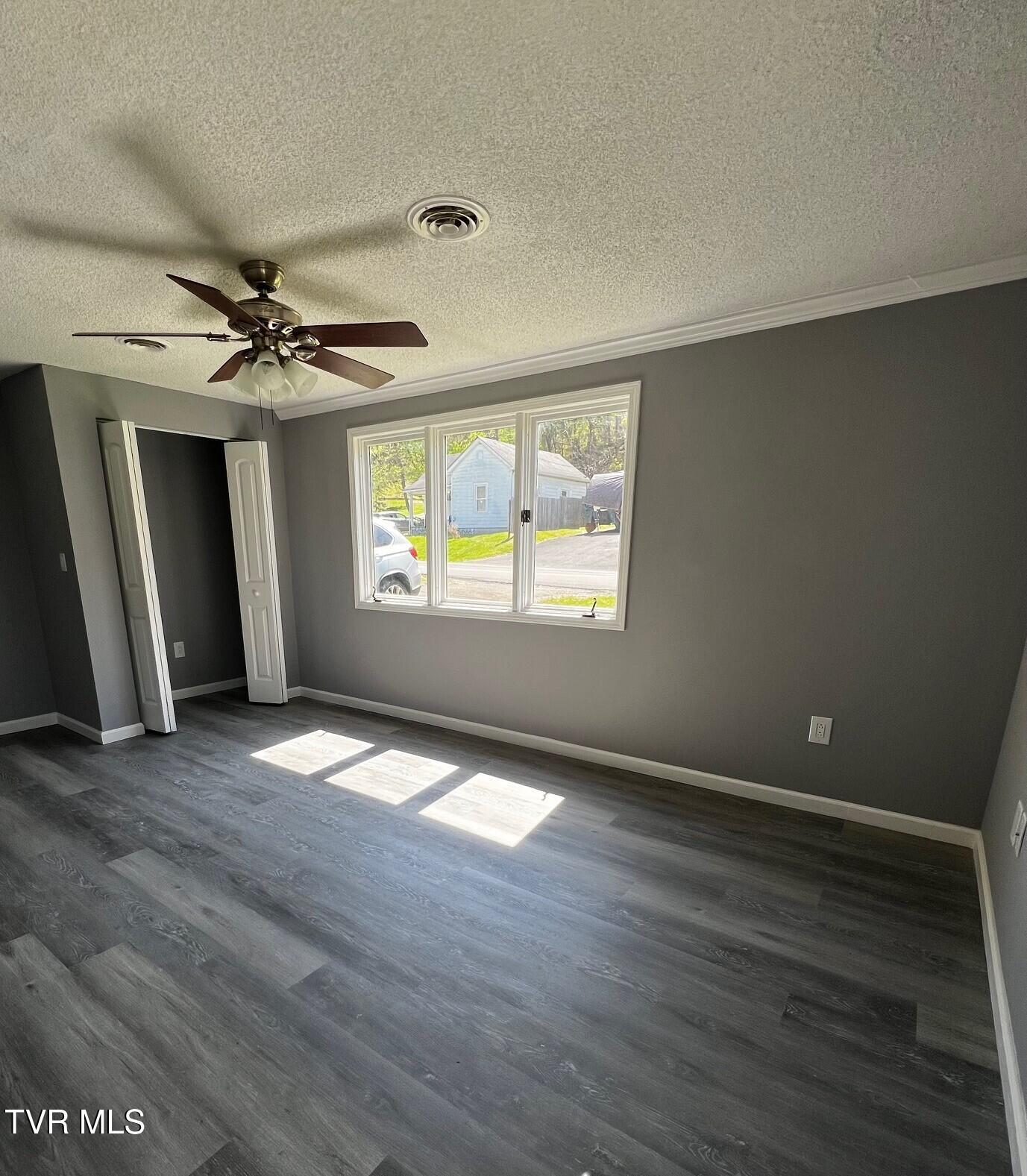 2021 Windsor Avenue Property Photo 16