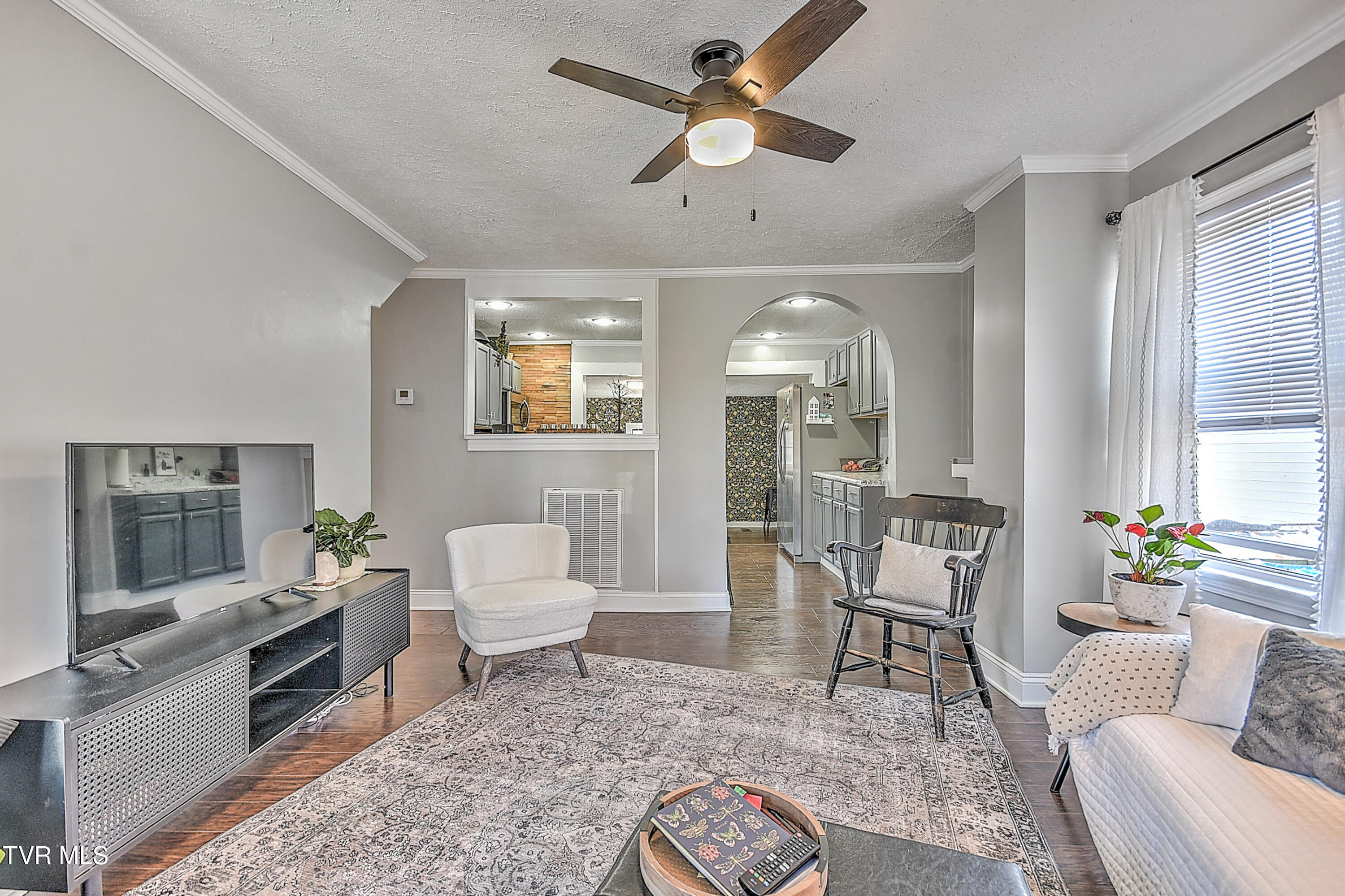 1600 Norway Street Property Photo 8