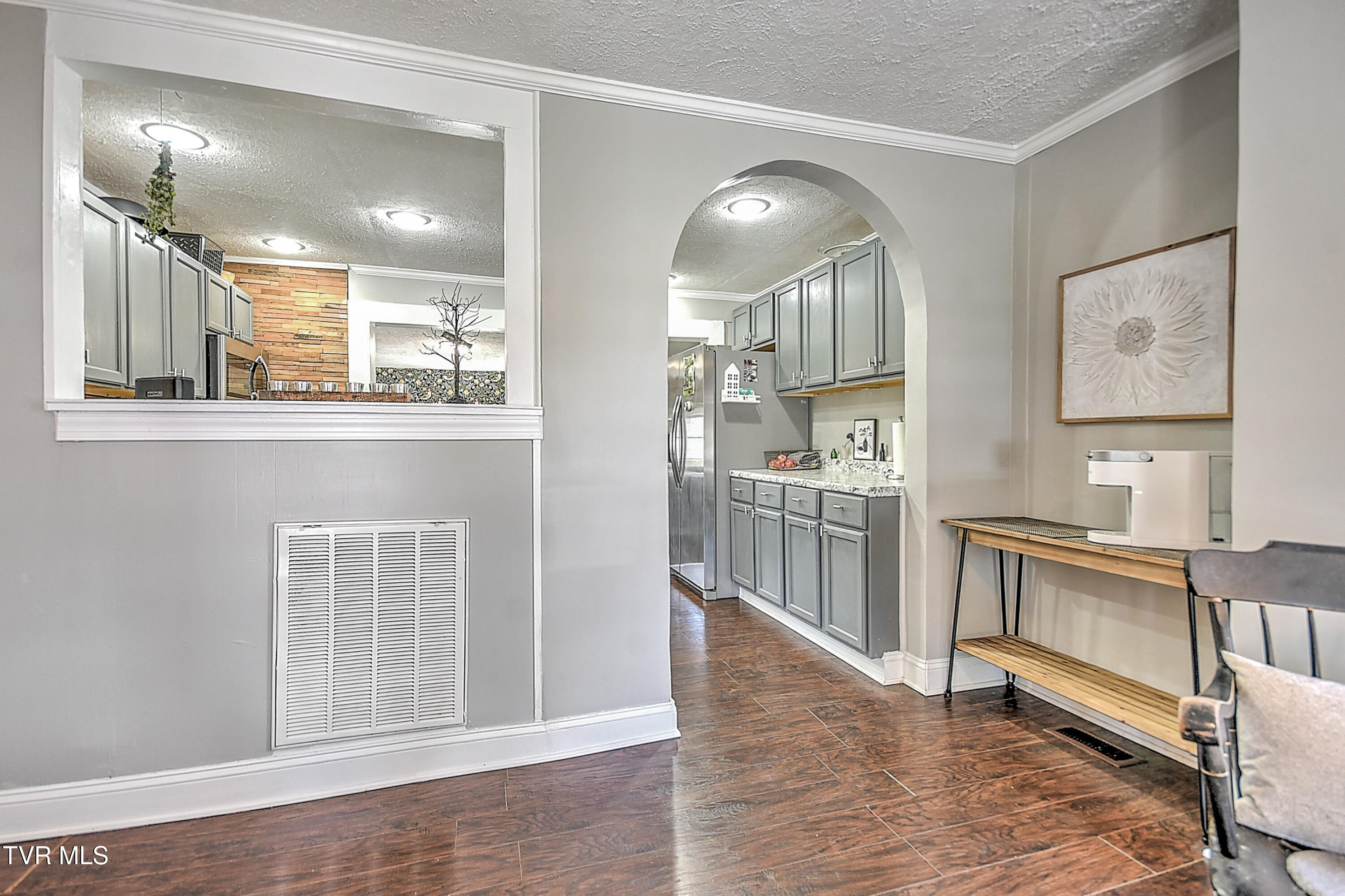 1600 Norway Street Property Photo 11