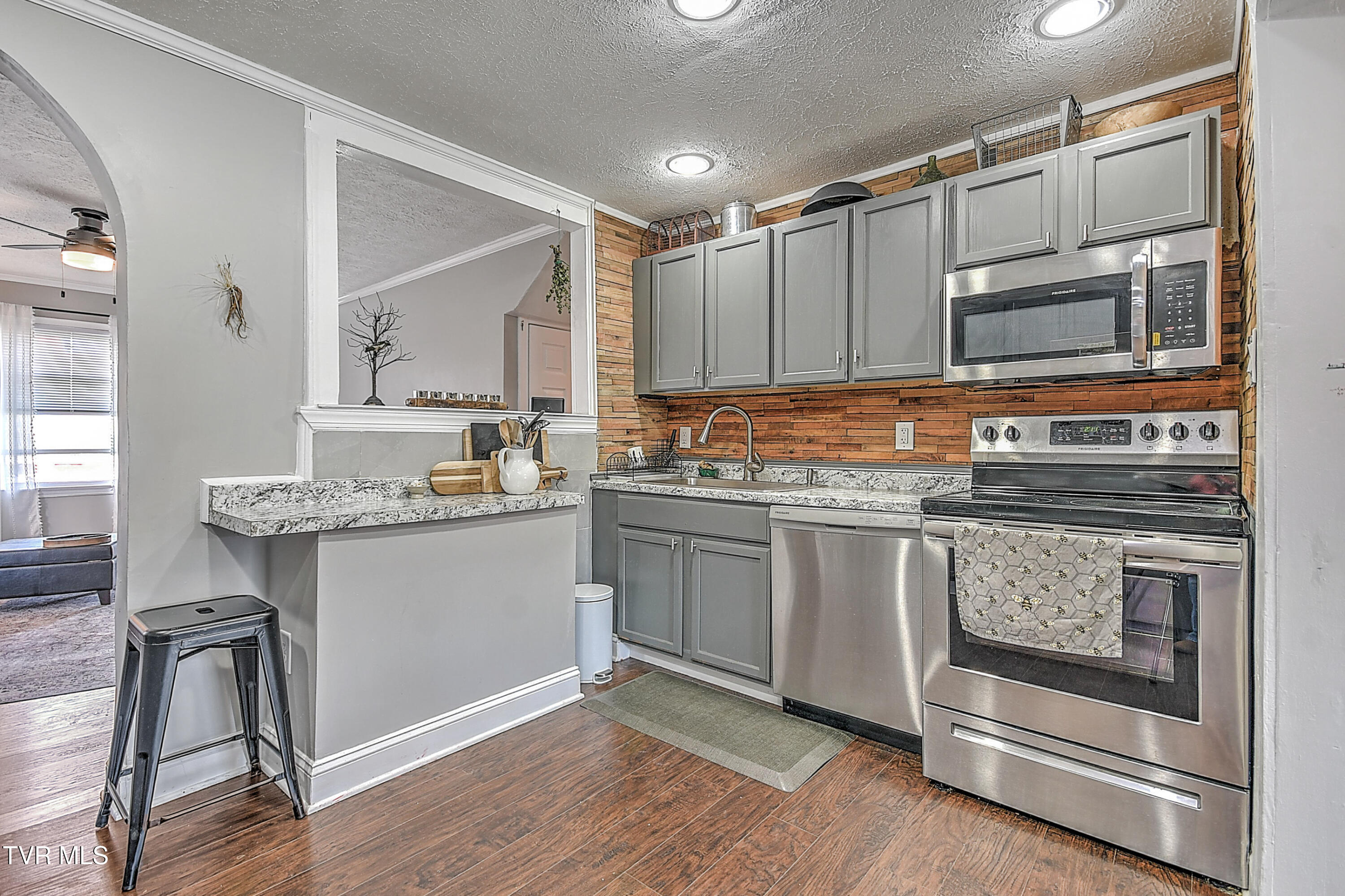 1600 Norway Street Property Photo 17