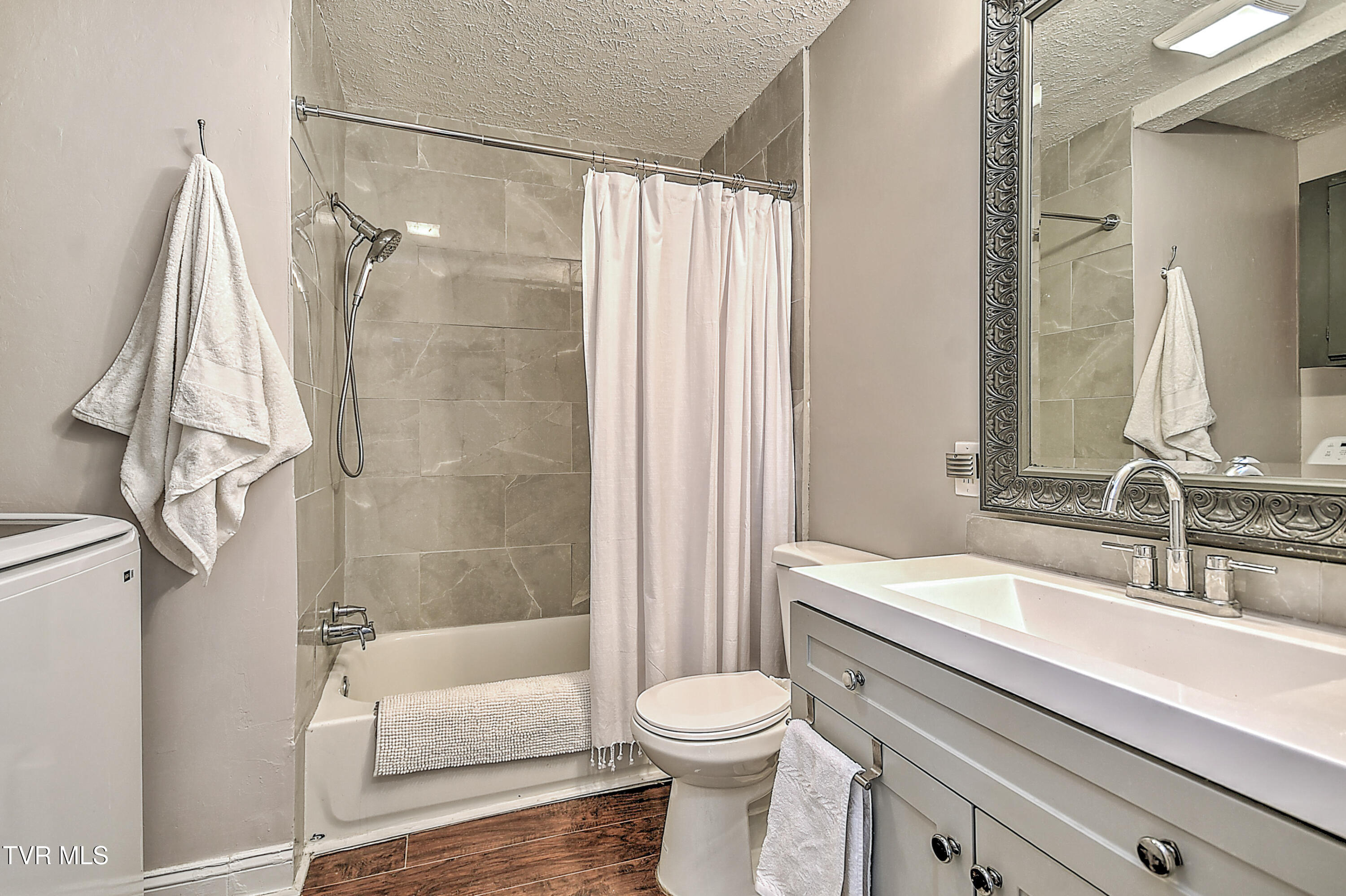 1600 Norway Street Property Photo 20