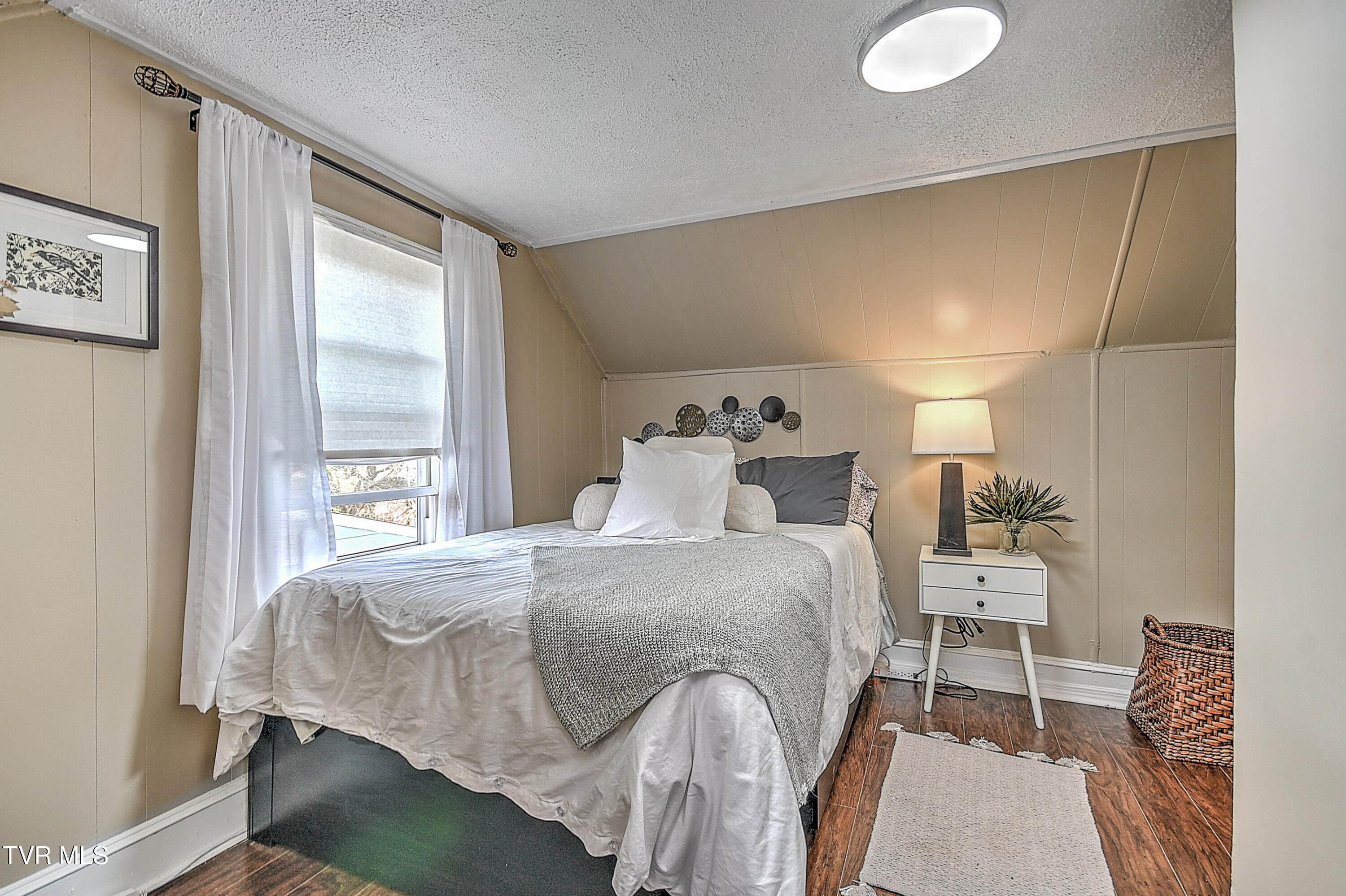 1600 Norway Street Property Photo 29