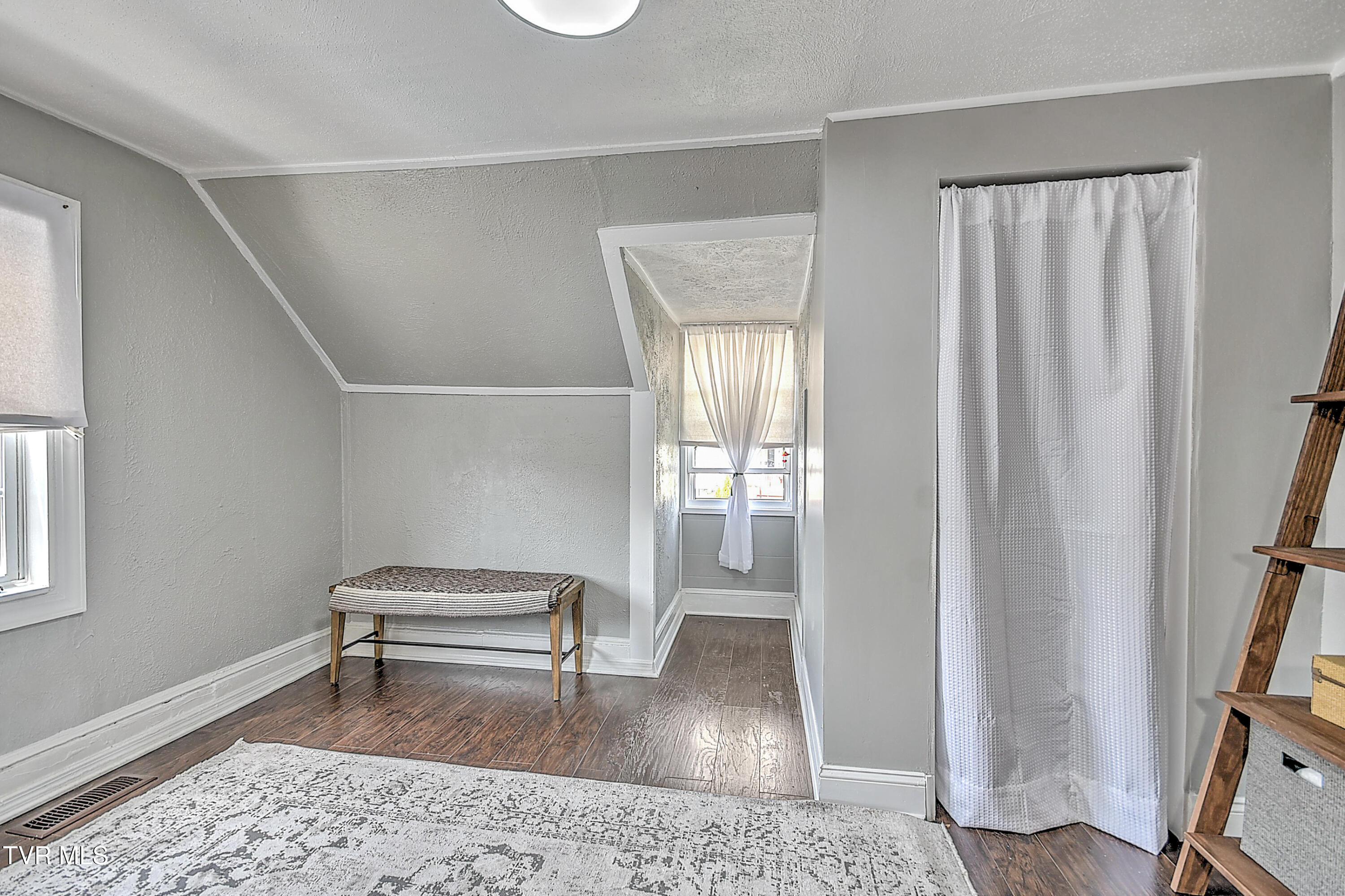 1600 Norway Street Property Photo 33