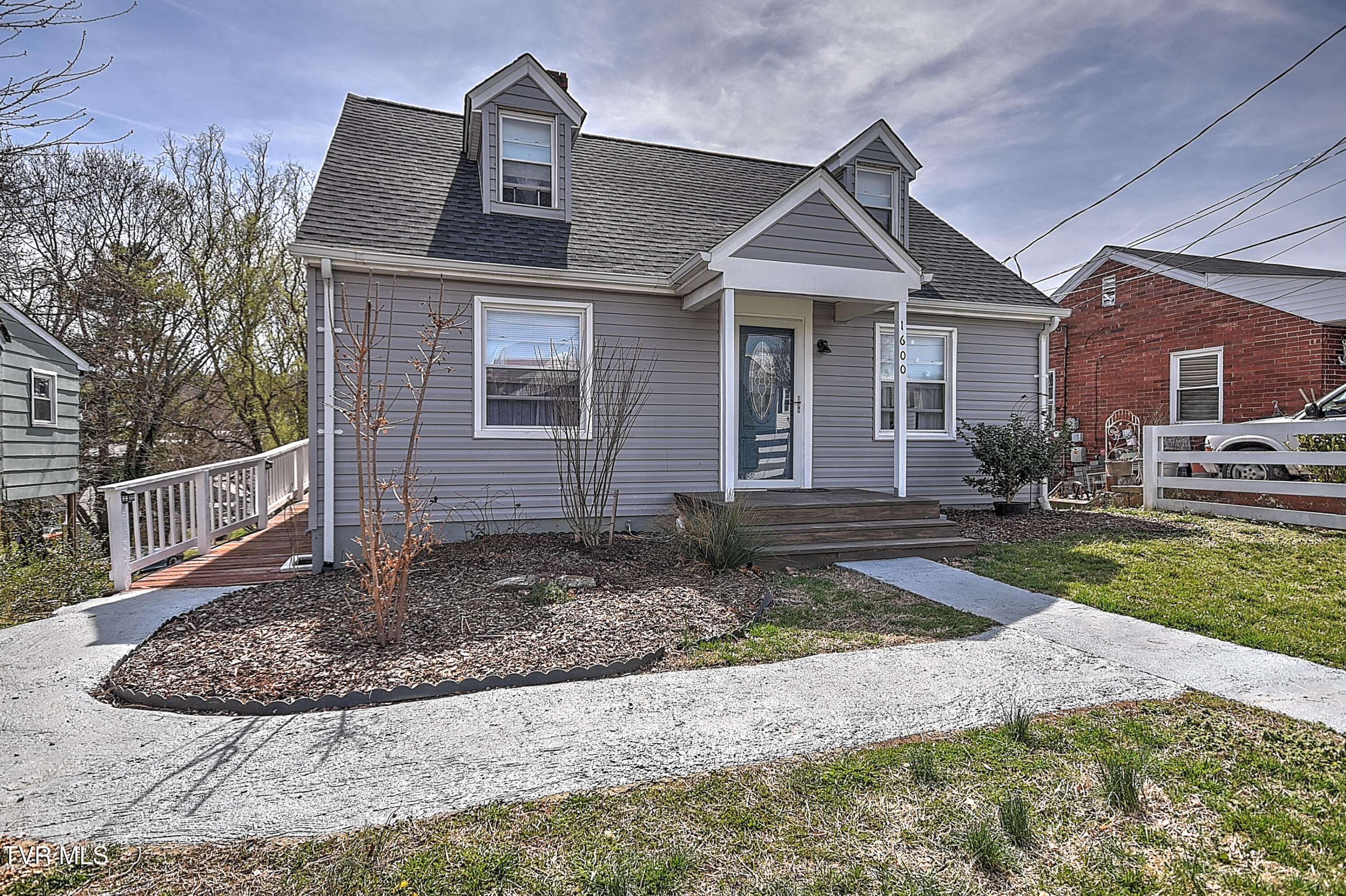 1600 Norway Street Property Photo 48