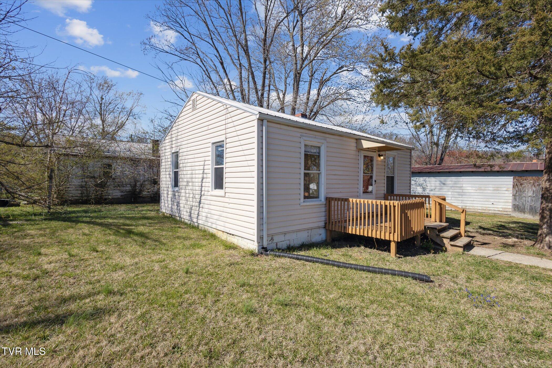 2507 Fulton Drive Property Photo 2