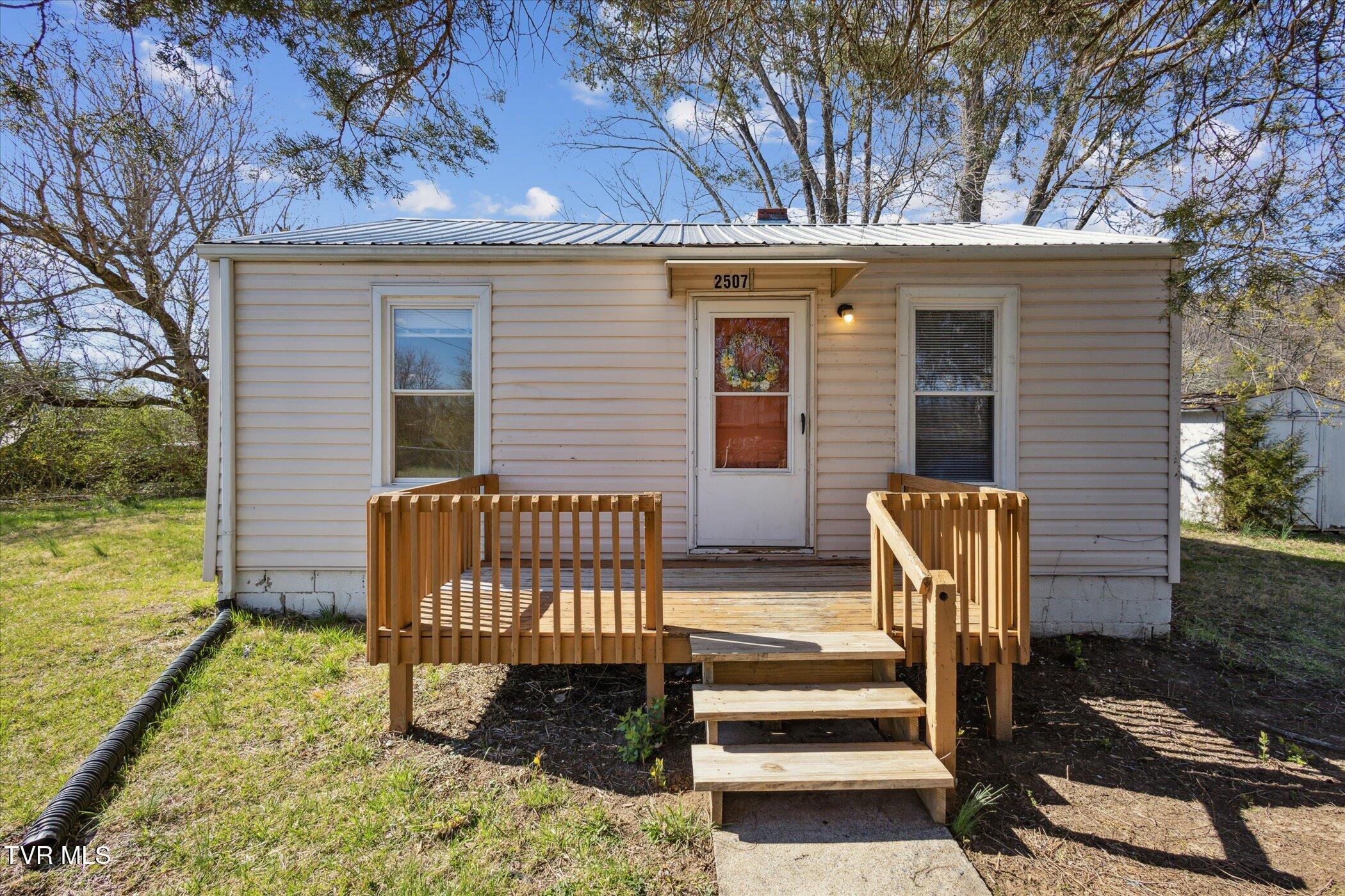 2507 Fulton Drive Property Photo 3