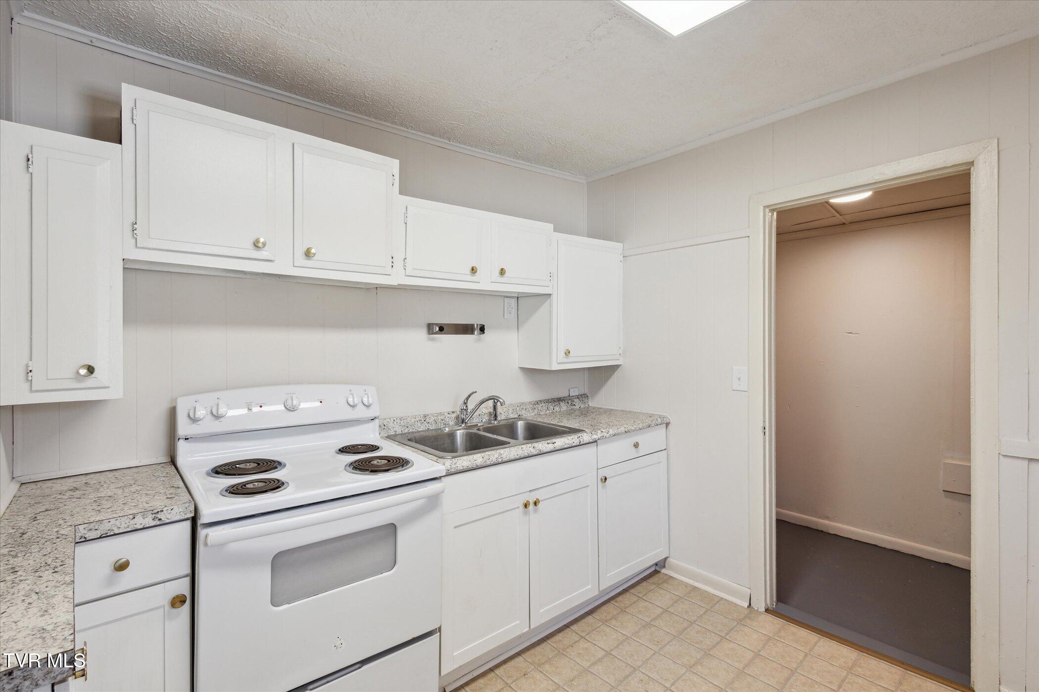 2507 Fulton Drive Property Photo 11