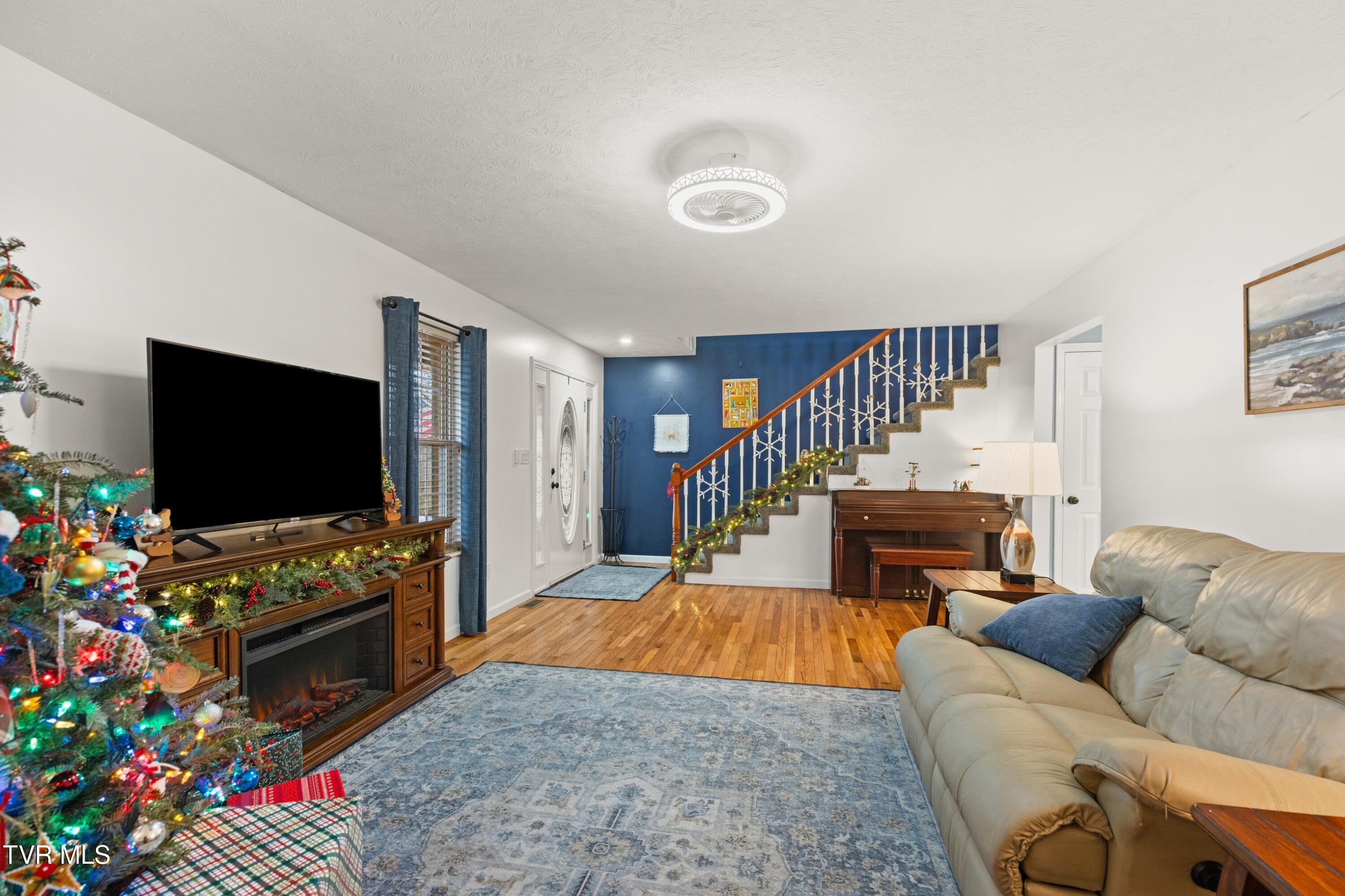 3815 High Oak Drive Property Photo 8