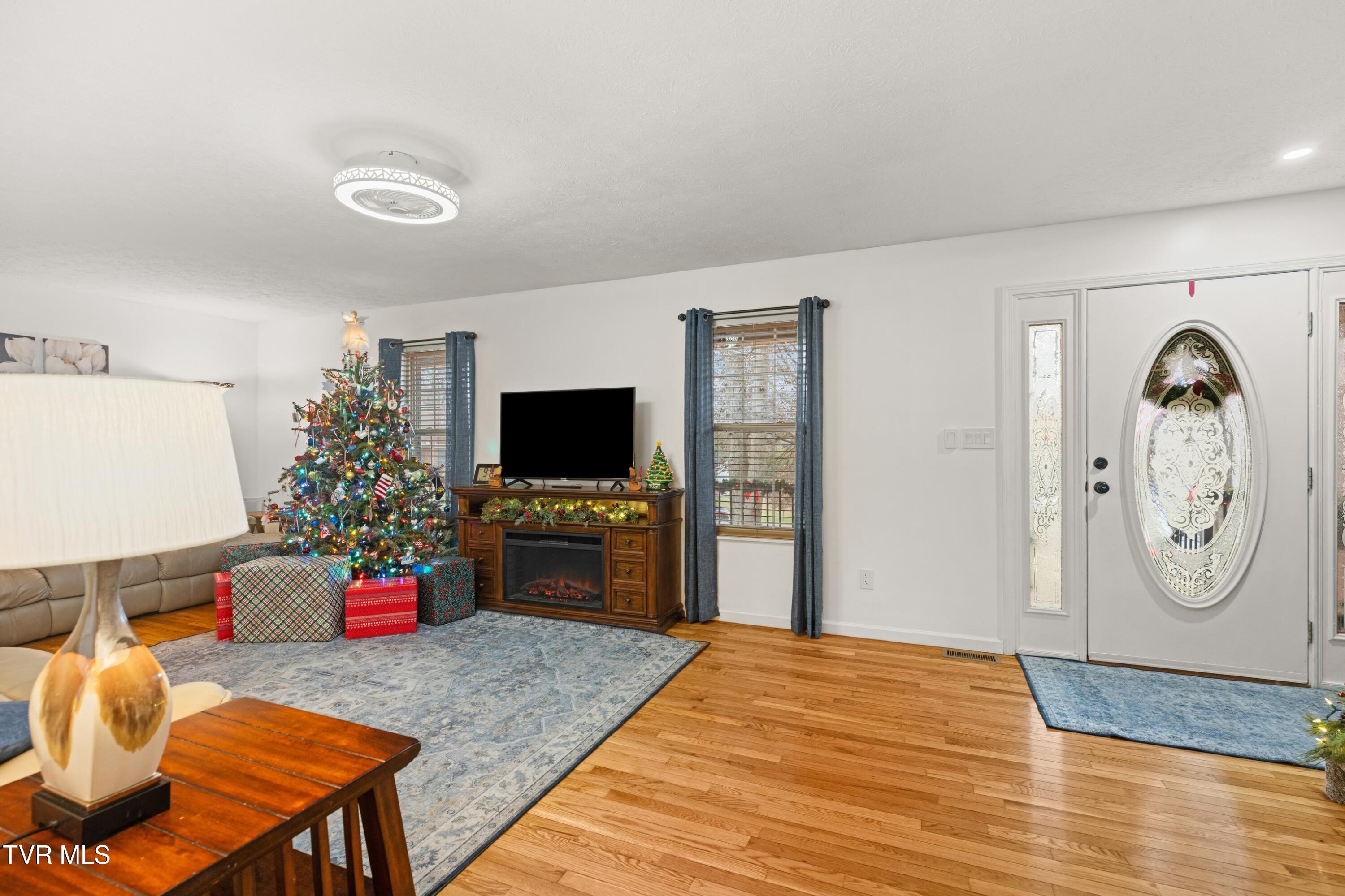 3815 High Oak Drive Property Photo 9