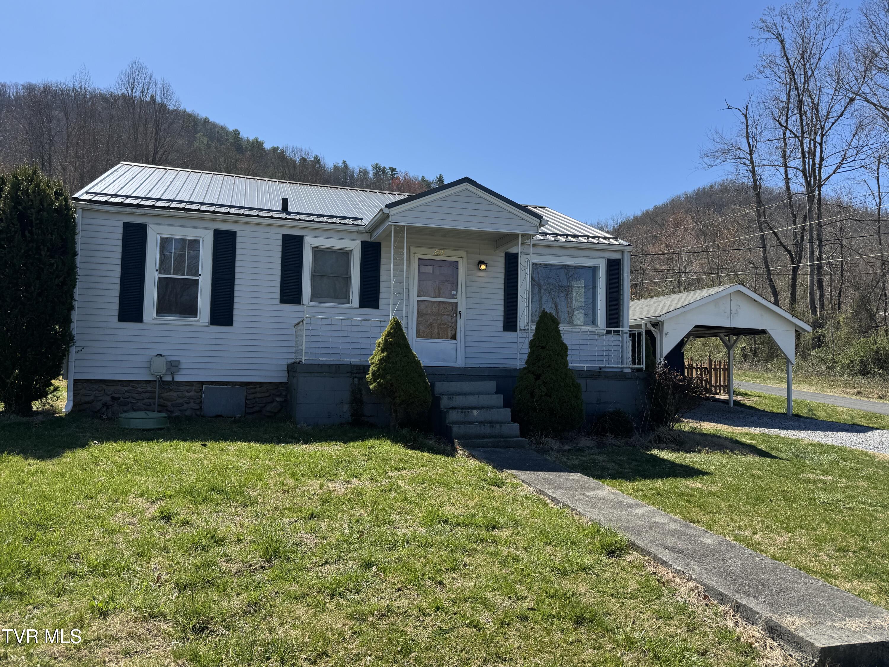 308 Cross Street Property Photo