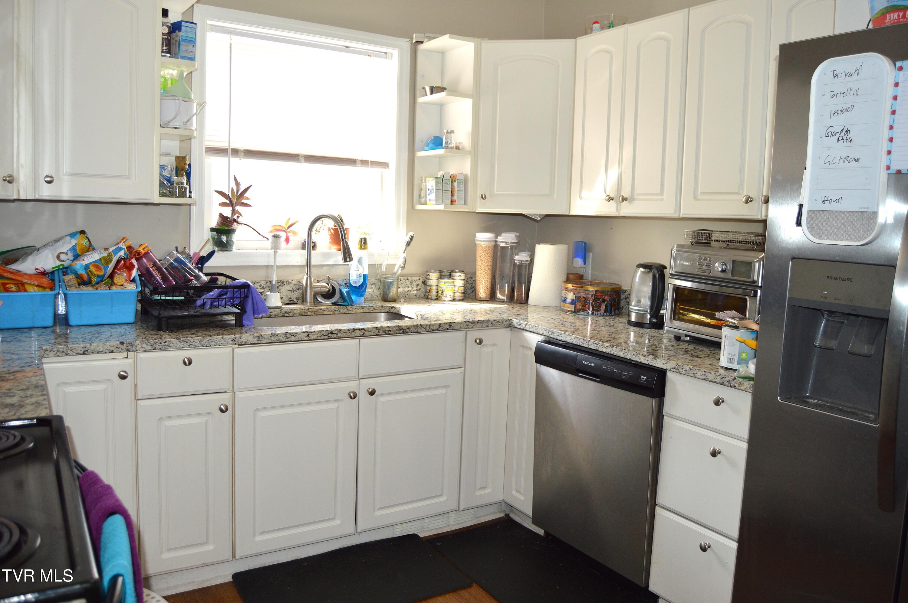 142 West Wanola Avenue Property Photo 4