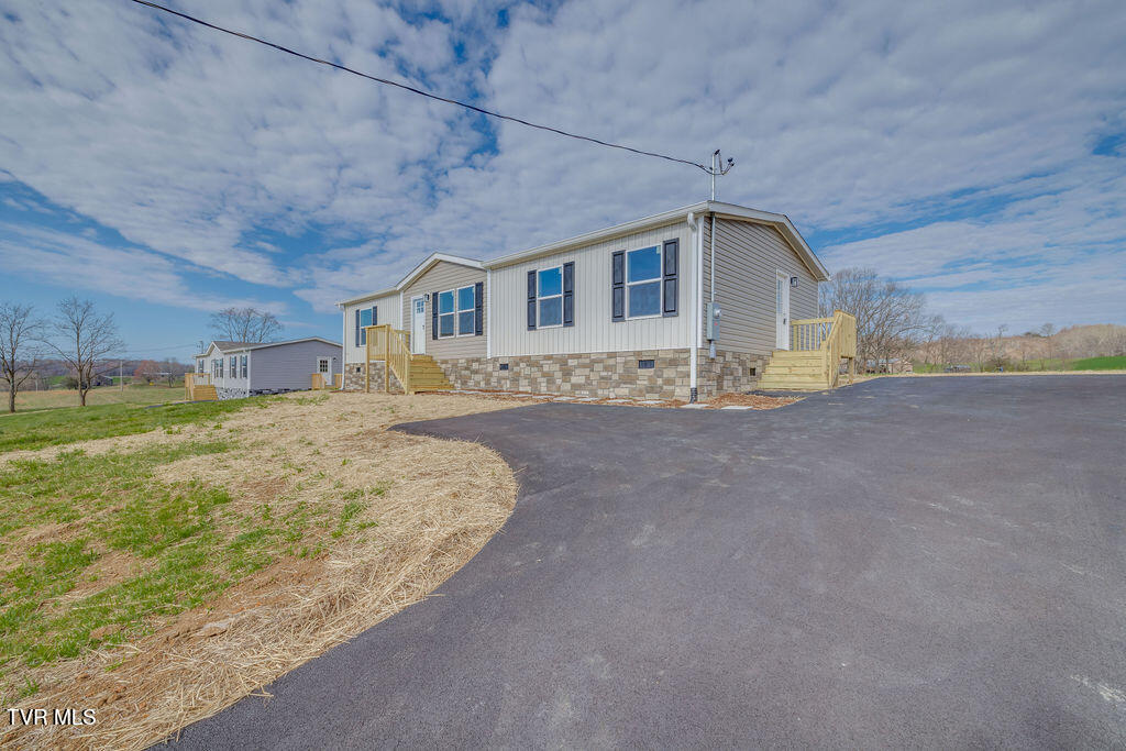 2135 Milburnton Road Property Photo 2
