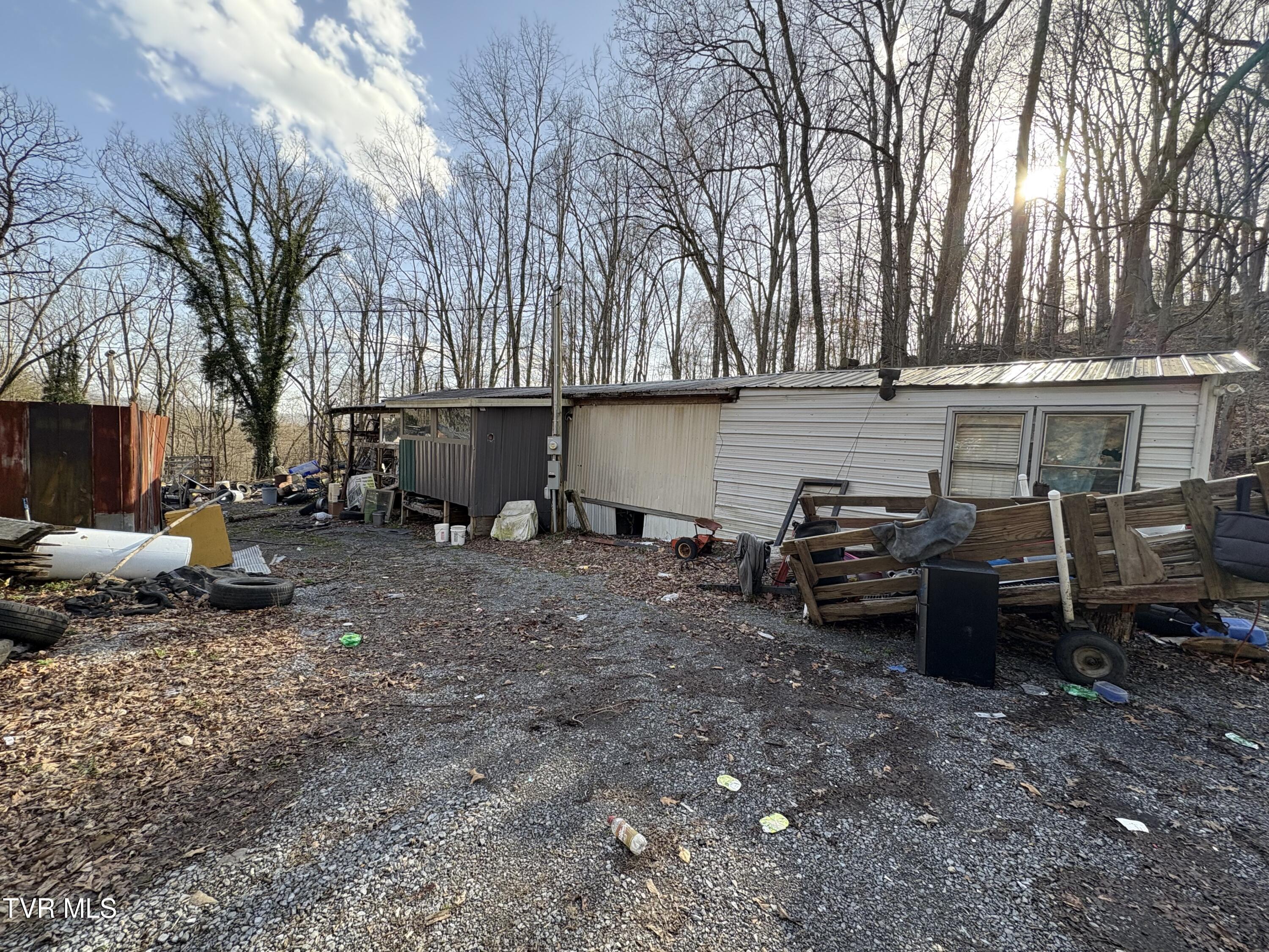 16100 Flags Road Property Photo 3