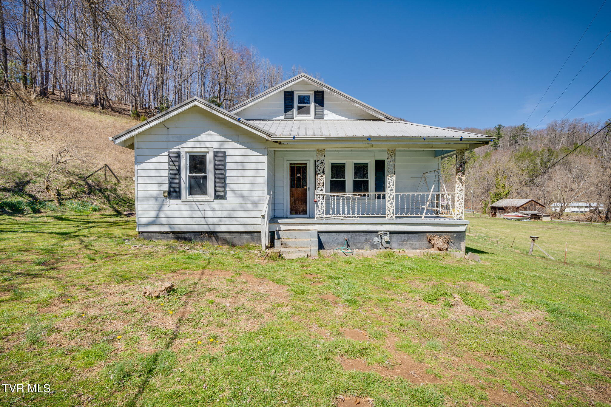 501 Polly Erwin Road Property Photo 1
