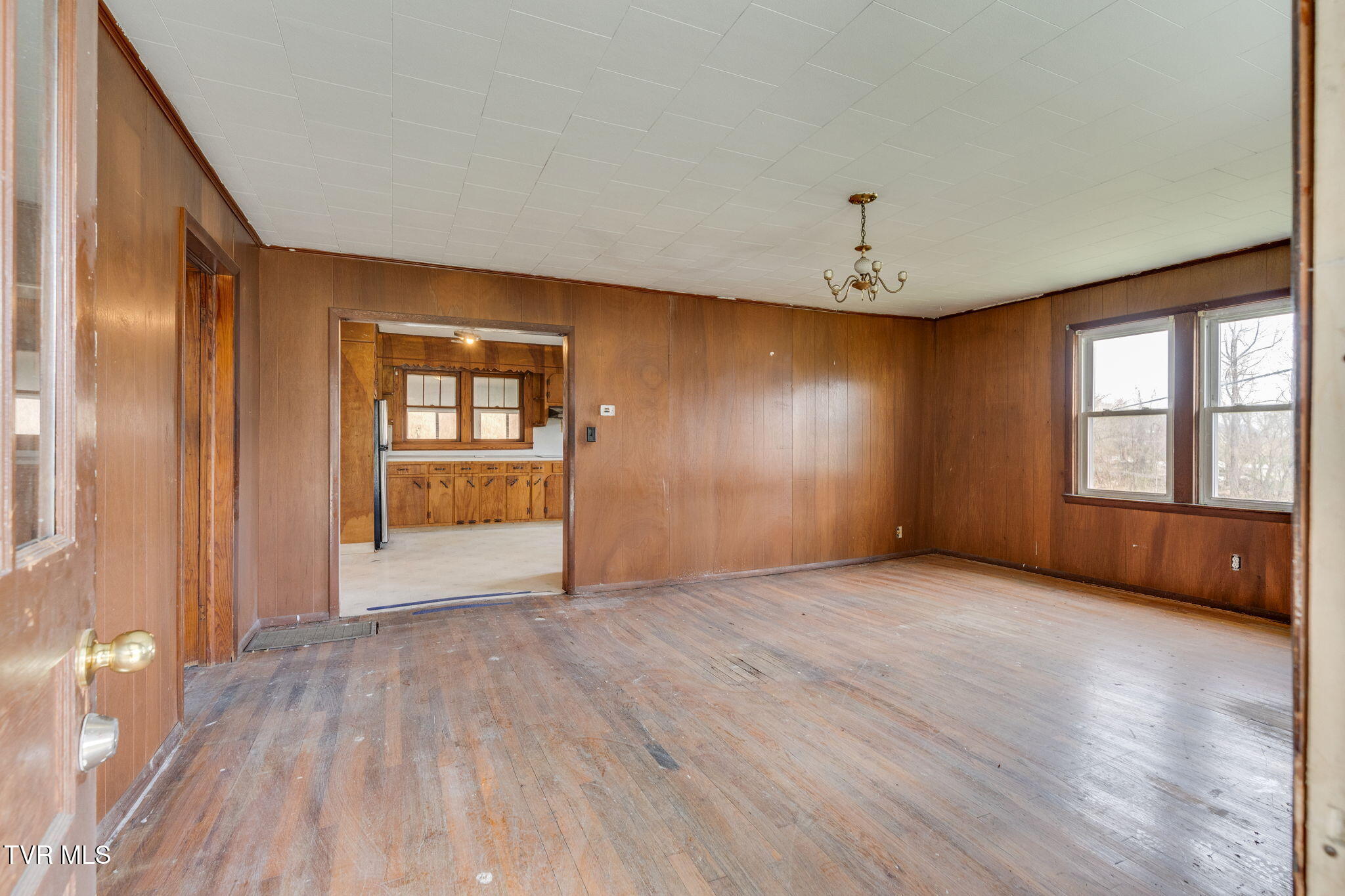 501 Polly Erwin Road Property Photo 14