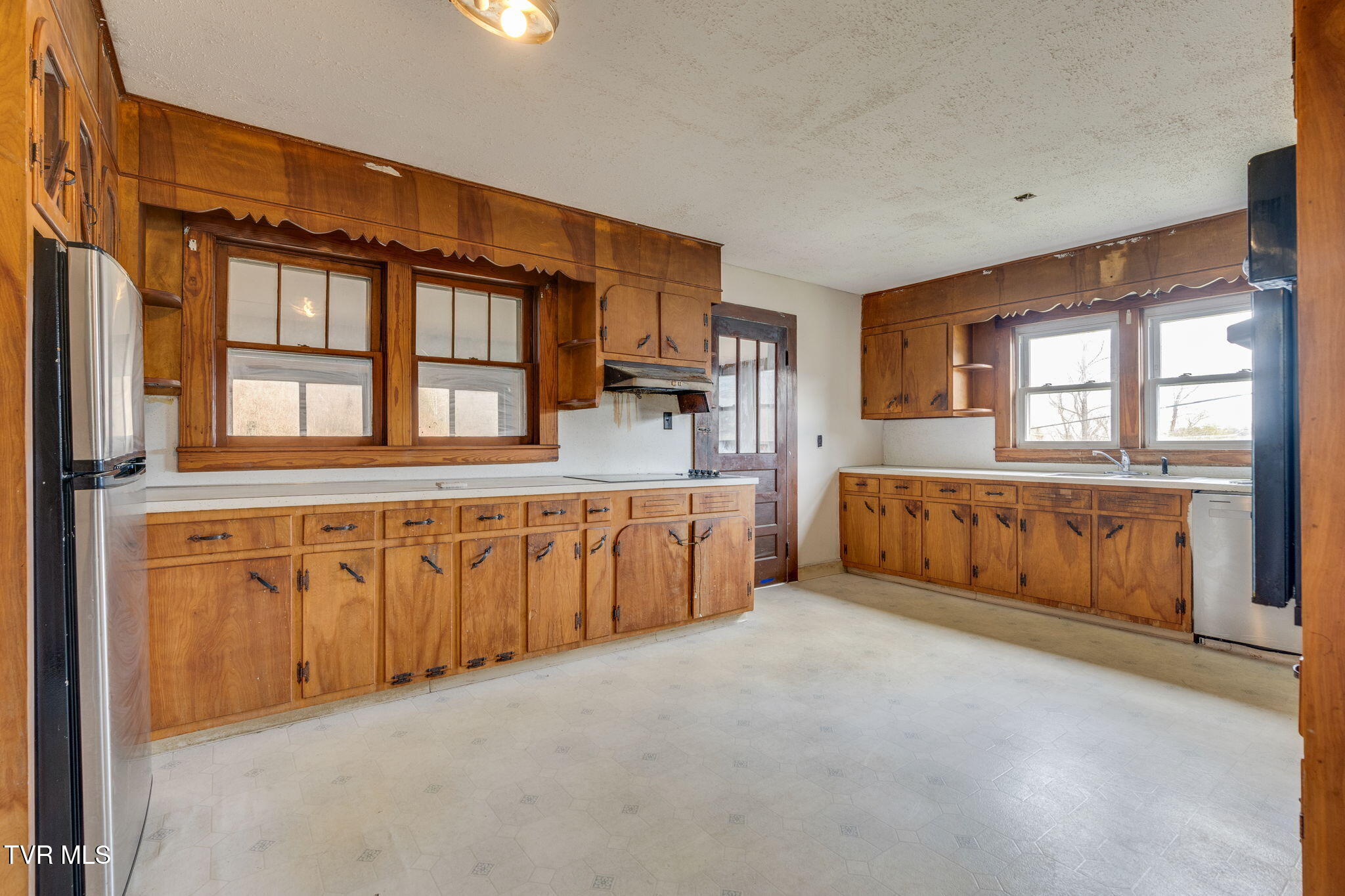 501 Polly Erwin Road Property Photo 17
