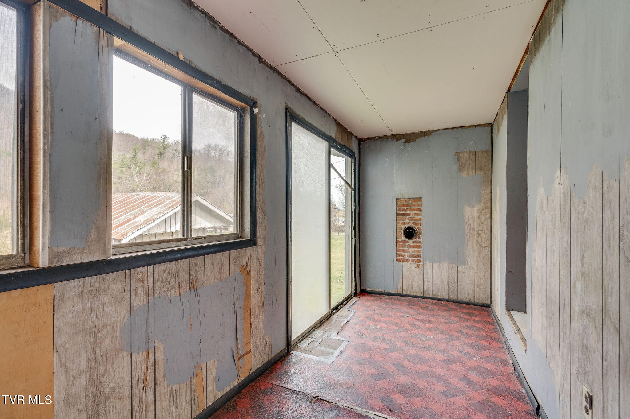 501 Polly Erwin Road Property Photo 28