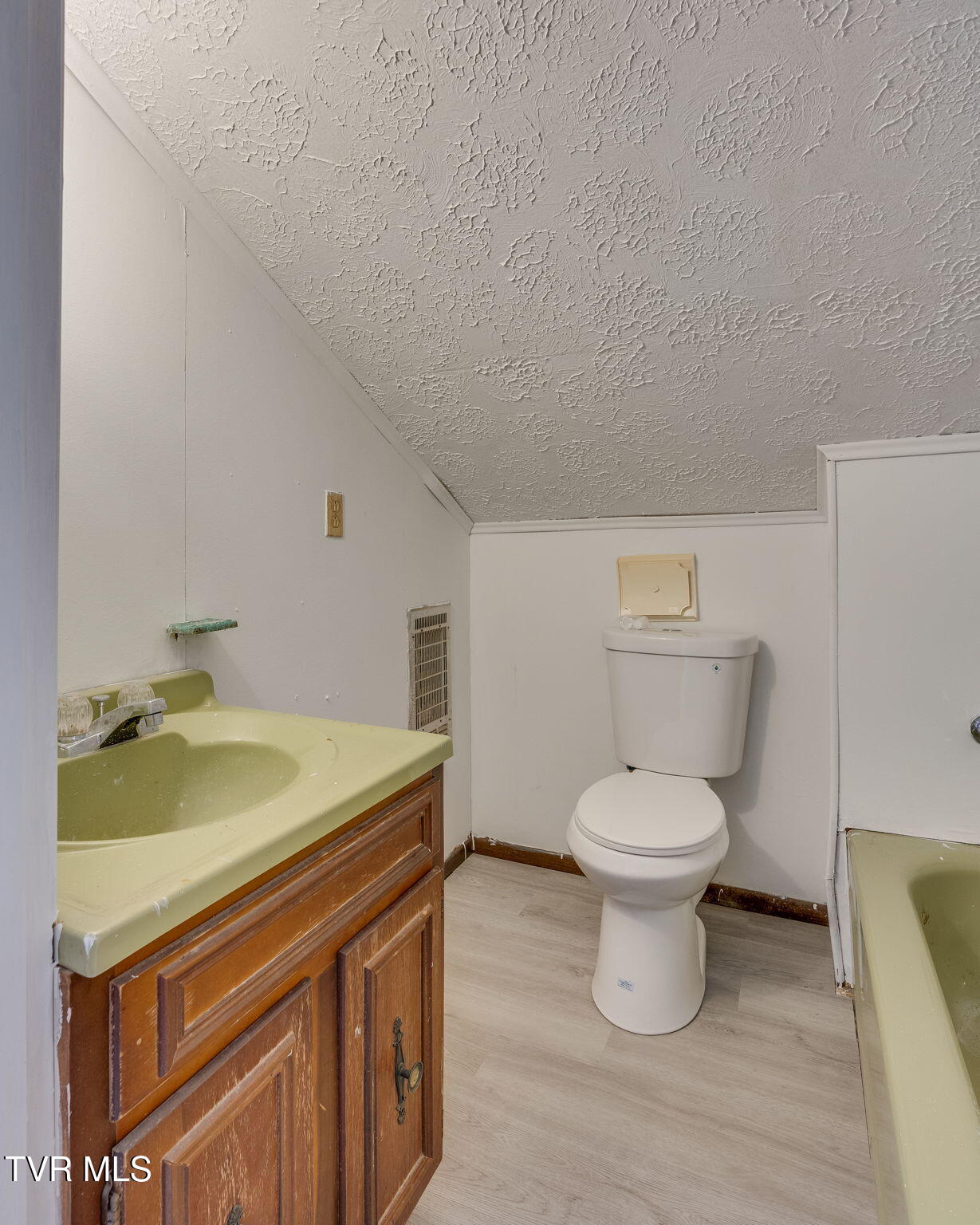 501 Polly Erwin Road Property Photo 35