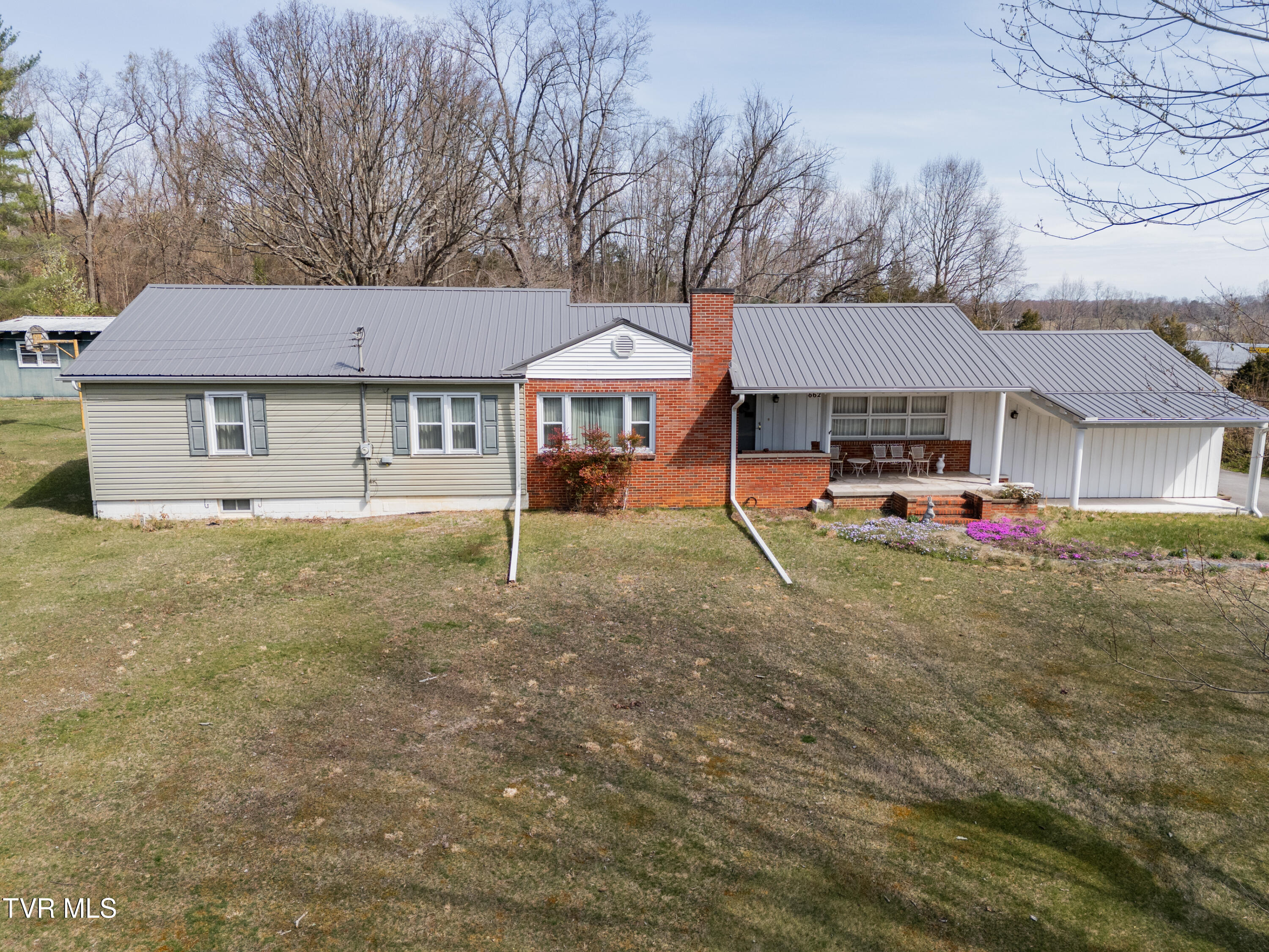 662 Douglas Shed Road Property Photo