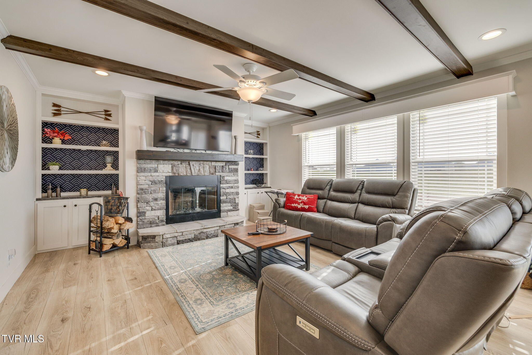 351 Meadowview Road Property Photo 15