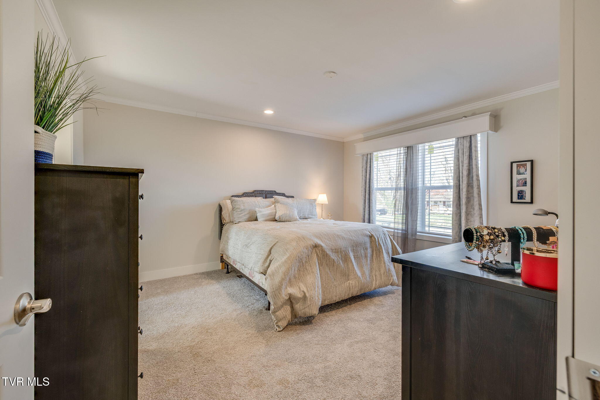 351 Meadowview Road Property Photo 17