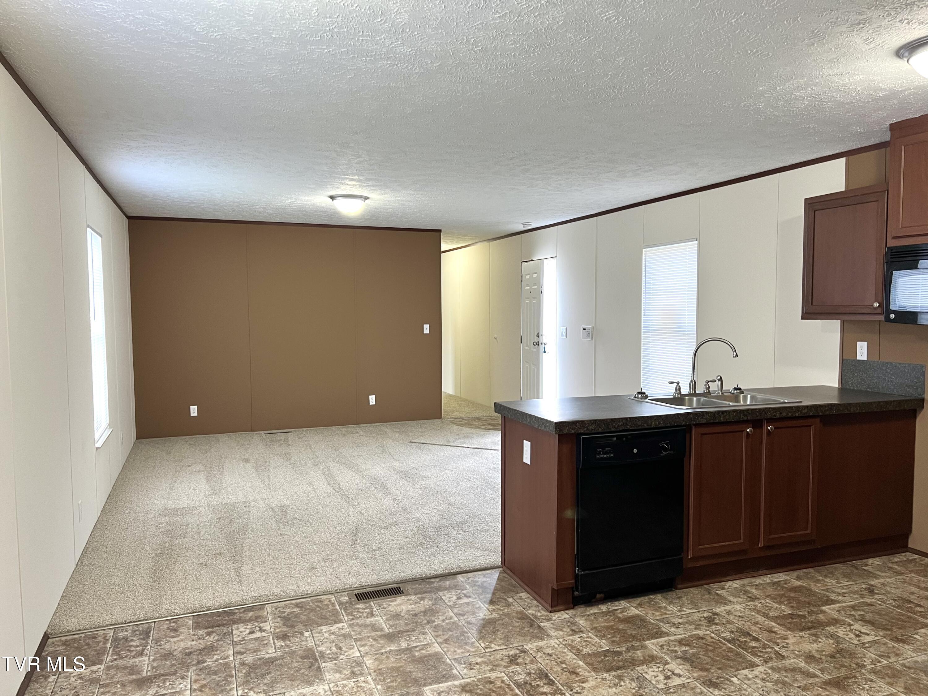 13 Woods Road Property Photo 5