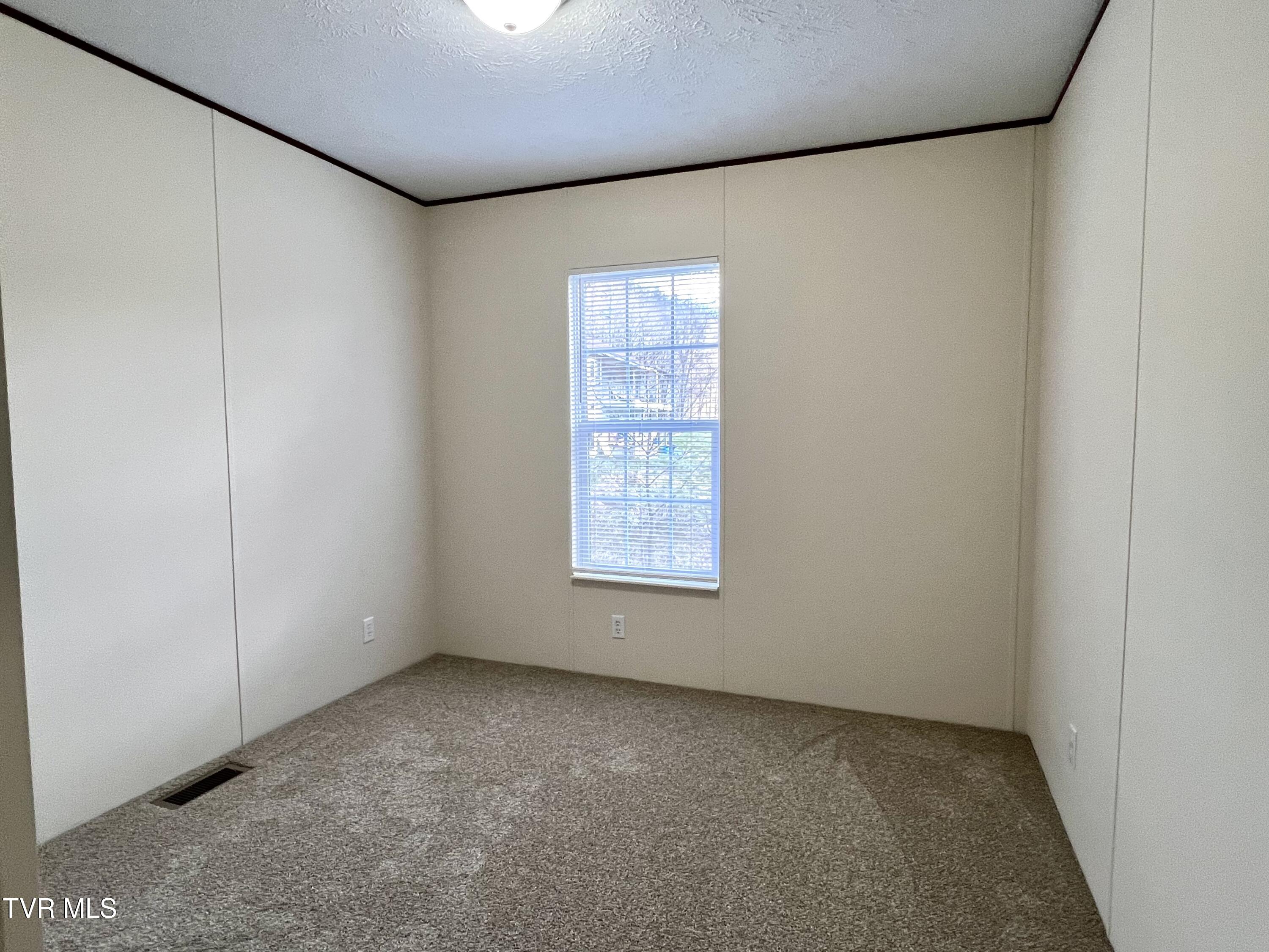 13 Woods Road Property Photo 10