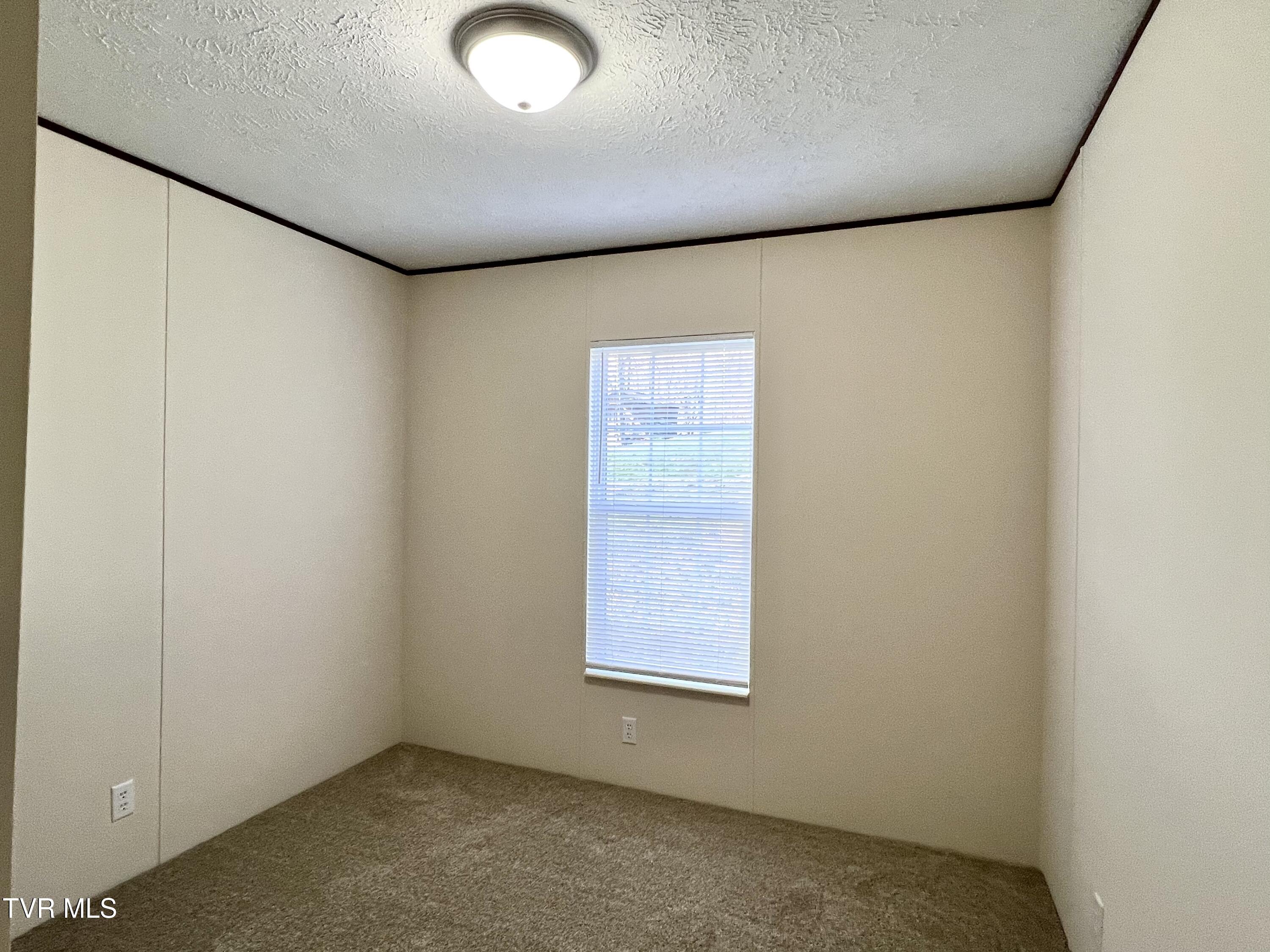 13 Woods Road Property Photo 14