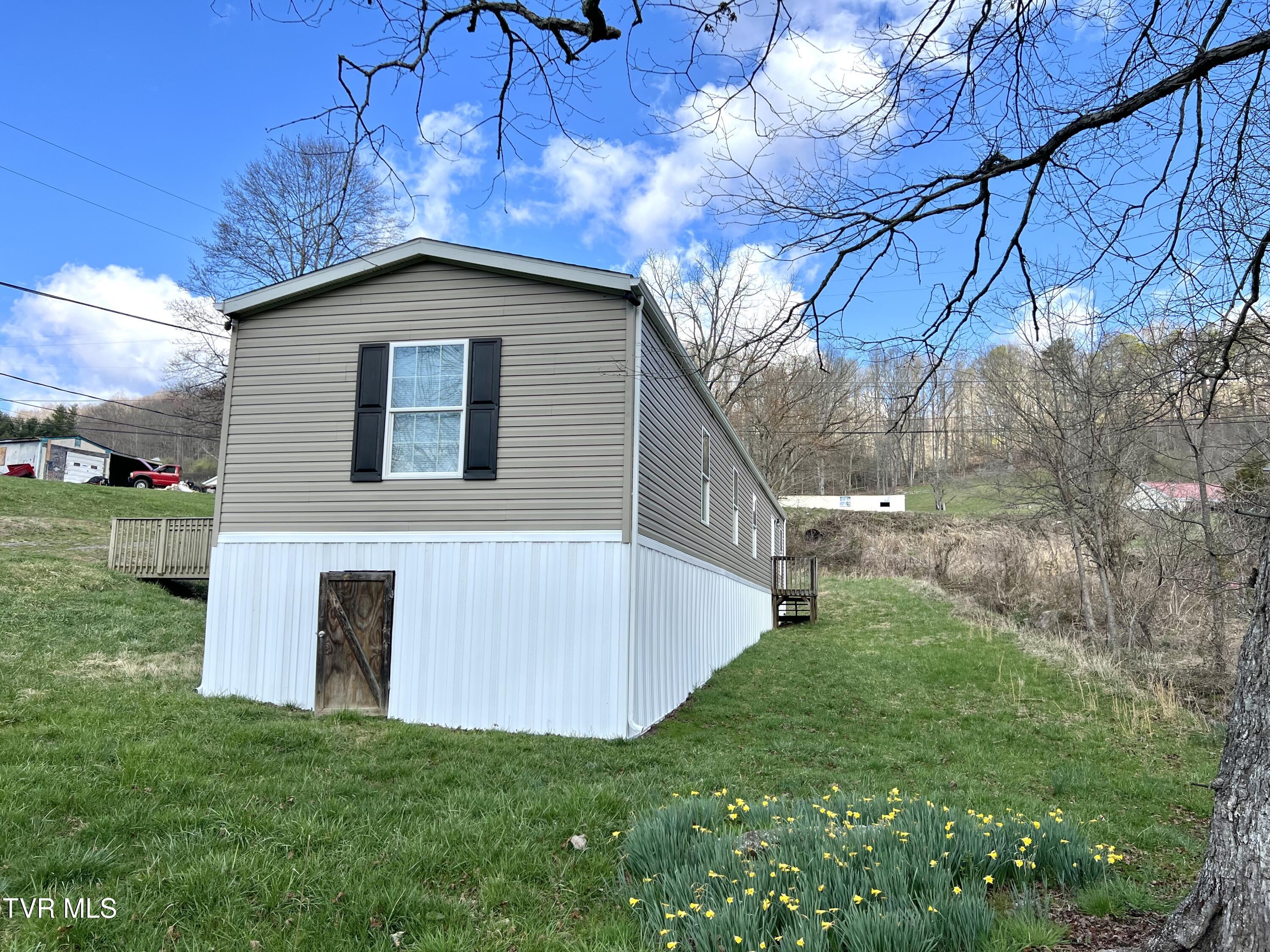 13 Woods Road Property Photo 17