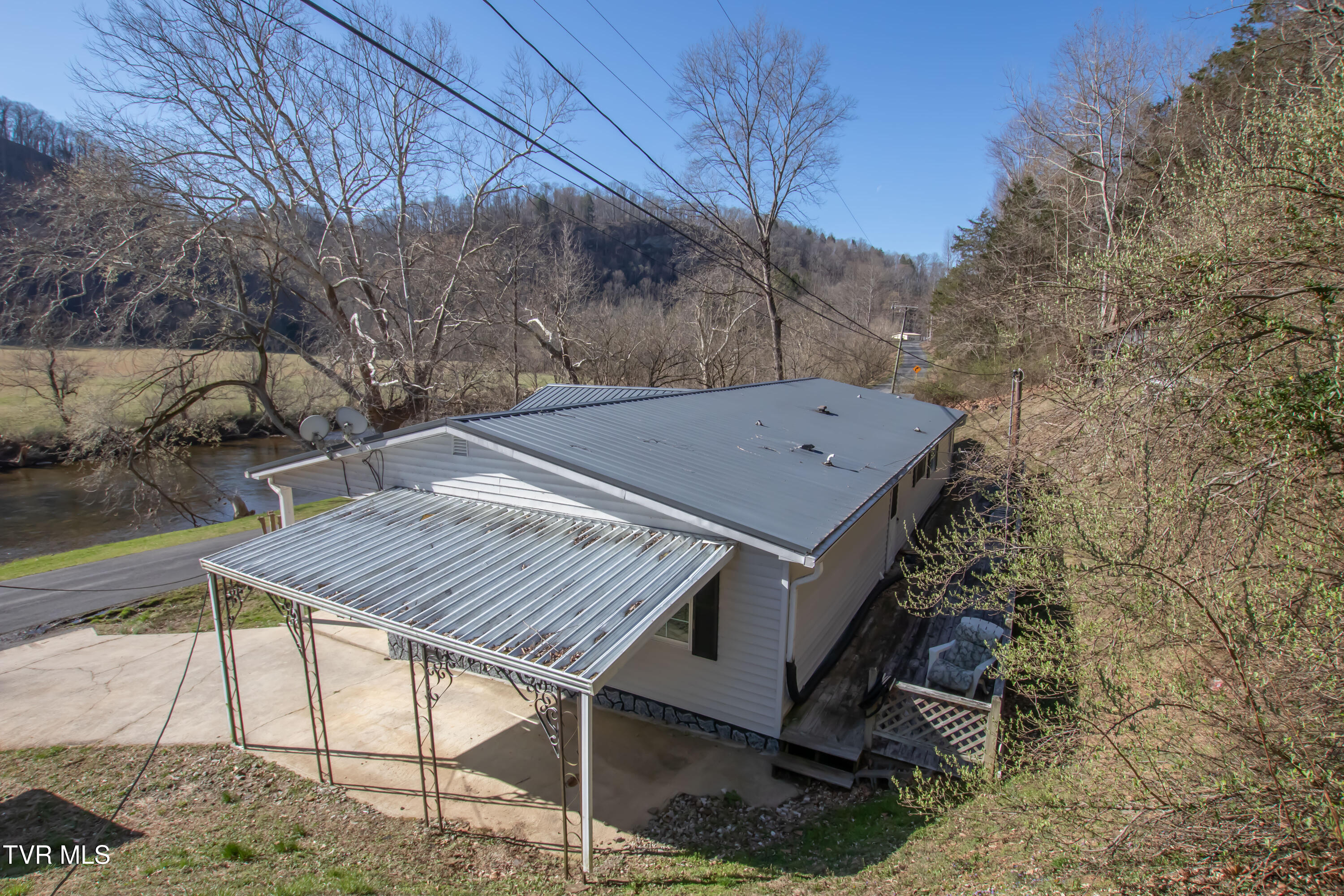 26135 North Fork River Road Property Photo 34
