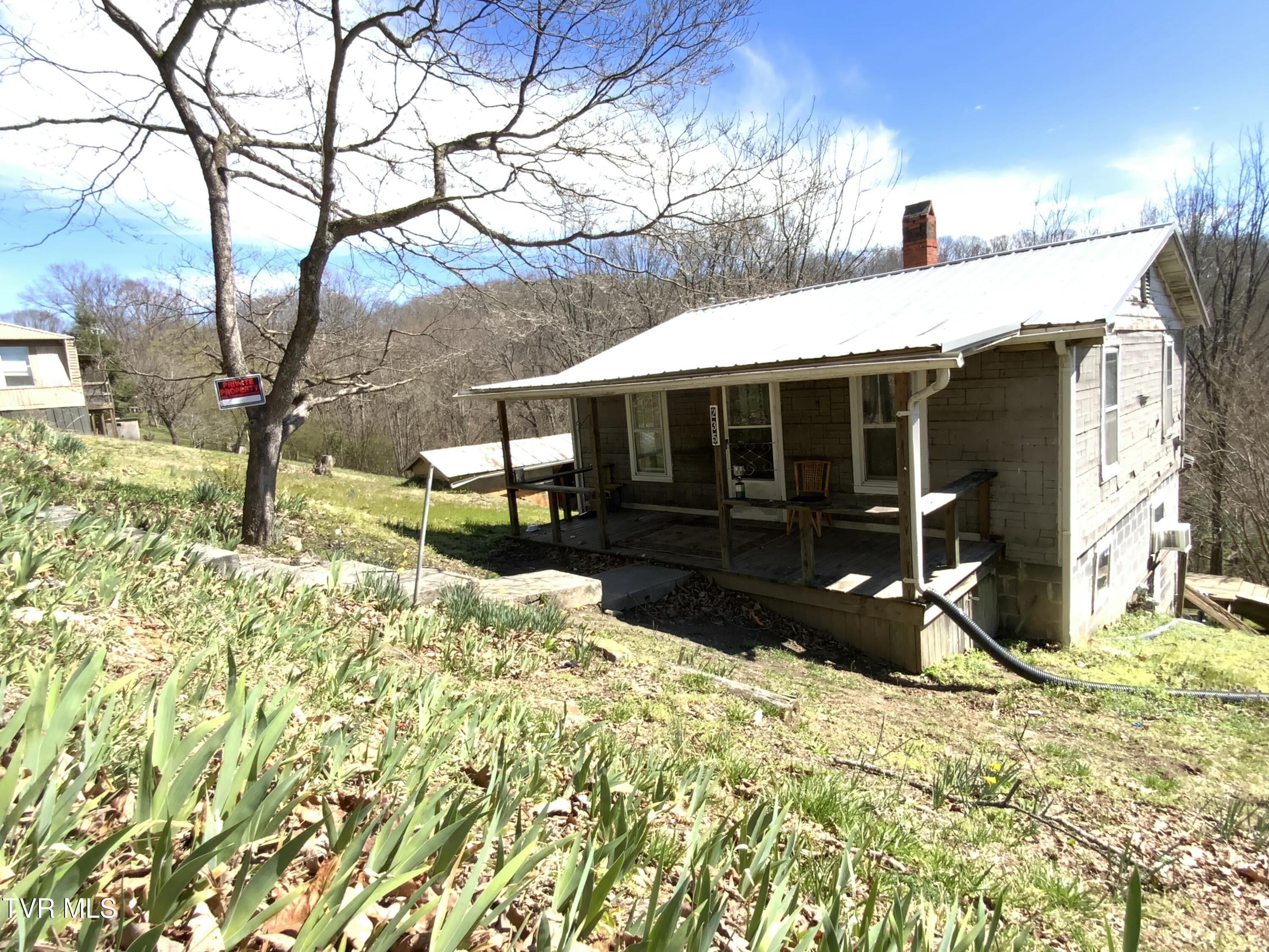 229 235 Henard Road Property Photo 4