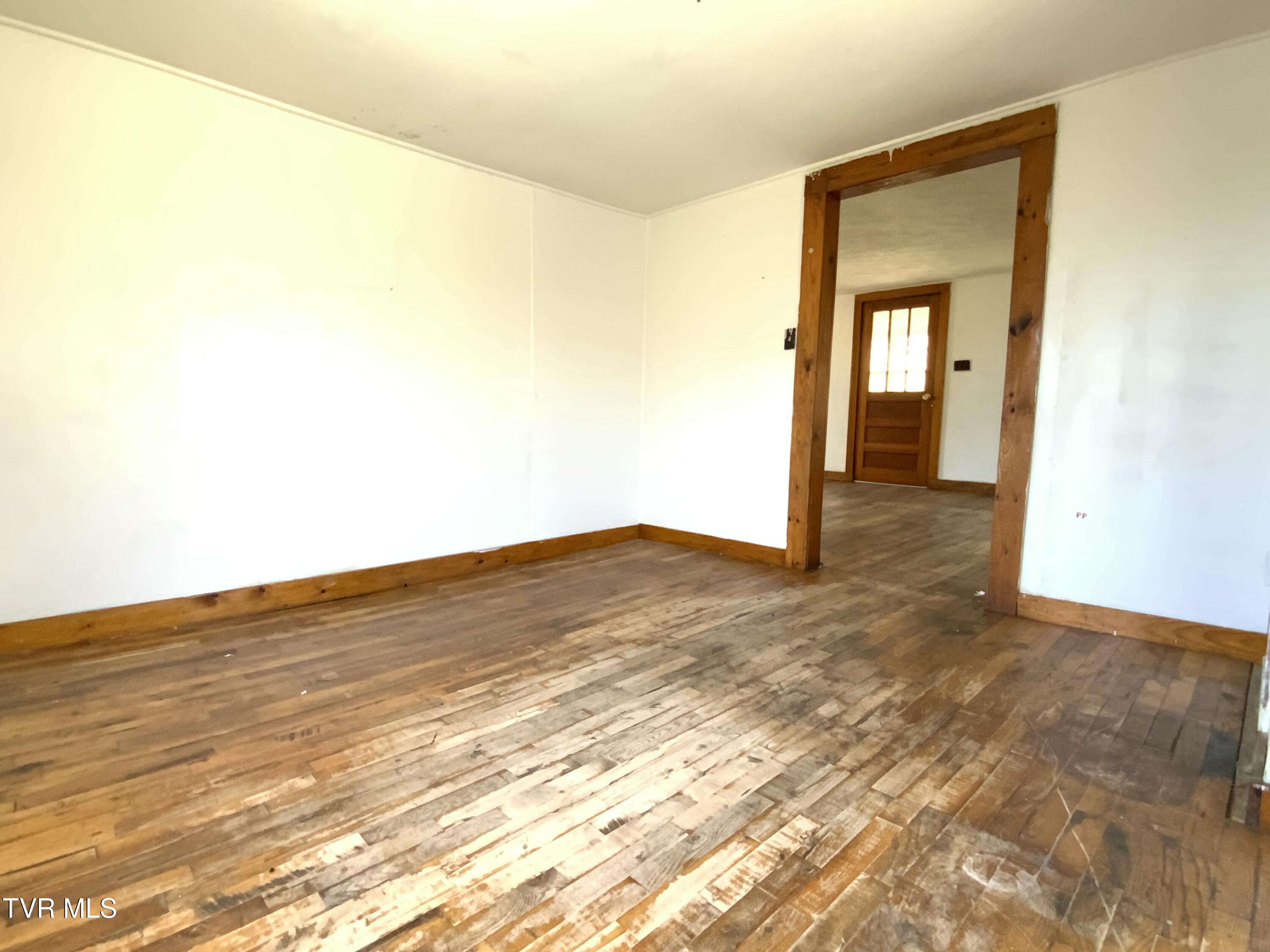229 235 Henard Road Property Photo 16