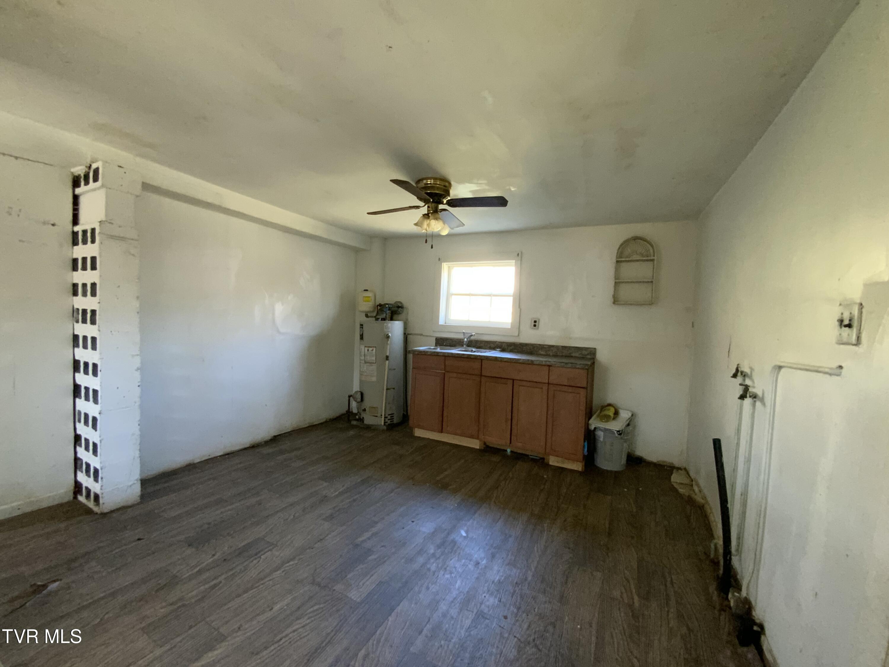 229 235 Henard Road Property Photo 17